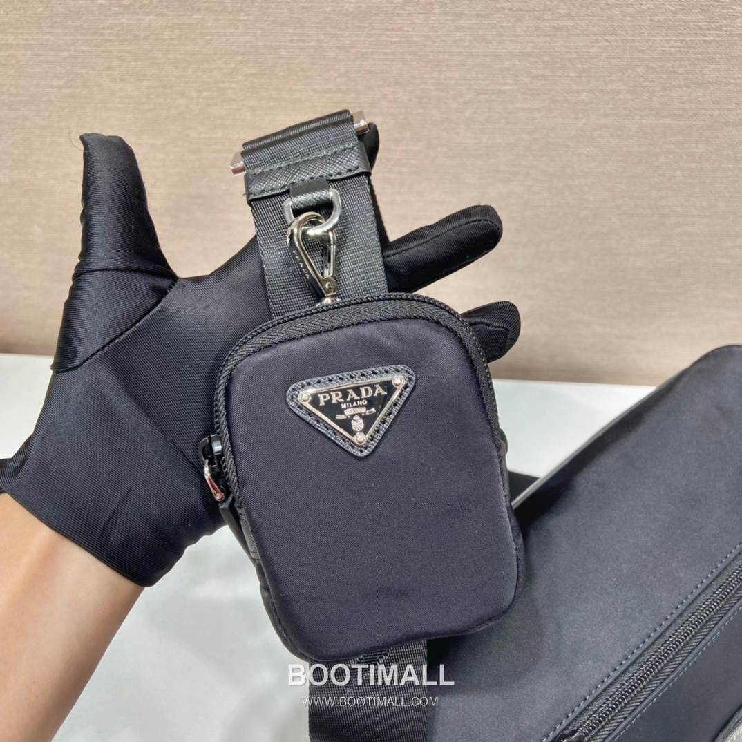 Prada Nylon Crossbody Bag with Saffiano Trim and Detachable Mini Pouch 프라다 나일론 사피아노 트림 탈부착 미니 파우치 크로스백 1BD994B 25cm 5