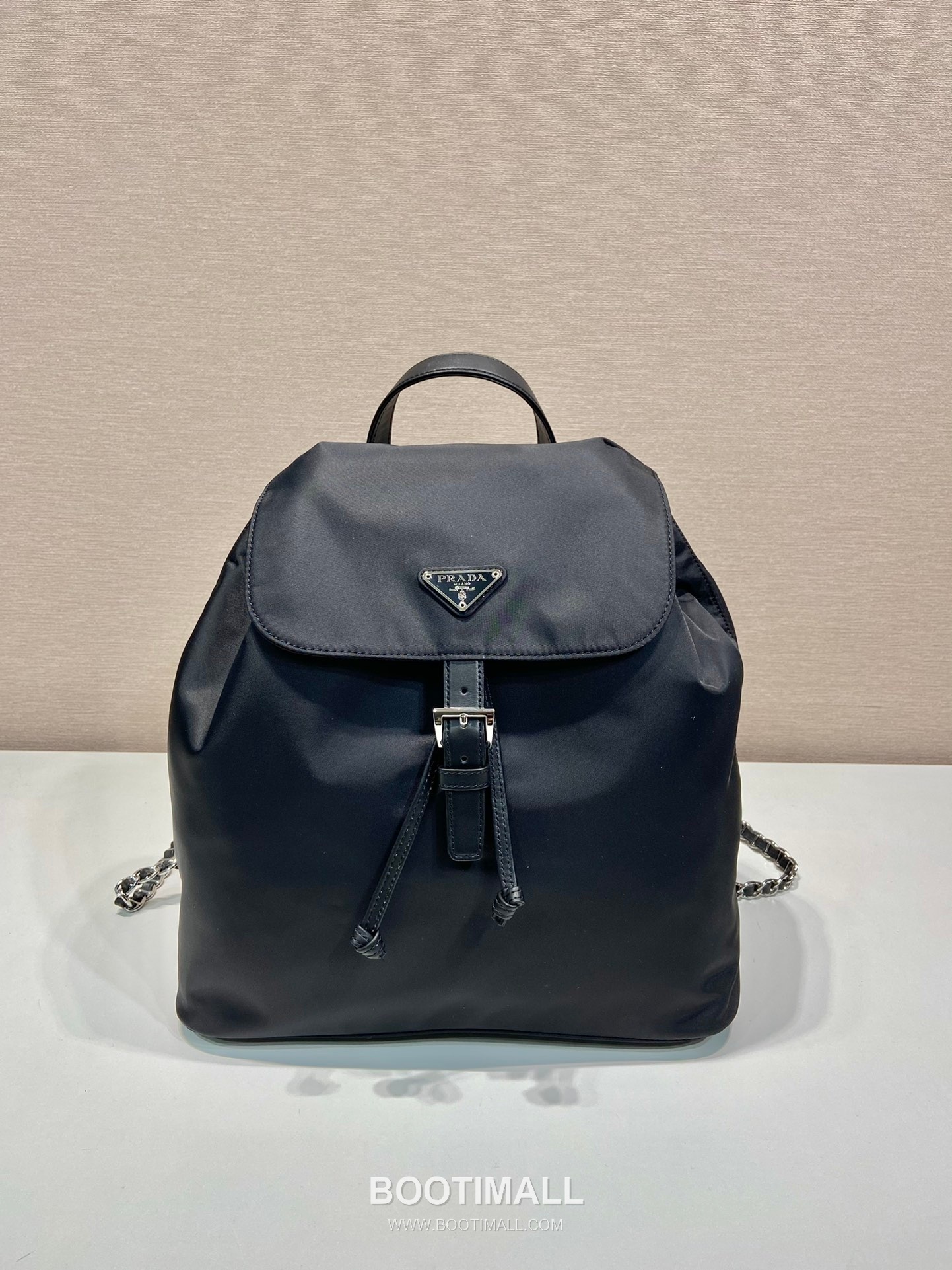 Prada Nylon Backpack with Calfskin Trim and Metal Chain Detail 프라다 나일론 카프스킨 트림 메탈 체인 디테일 백팩 1BZ830 32cm 2