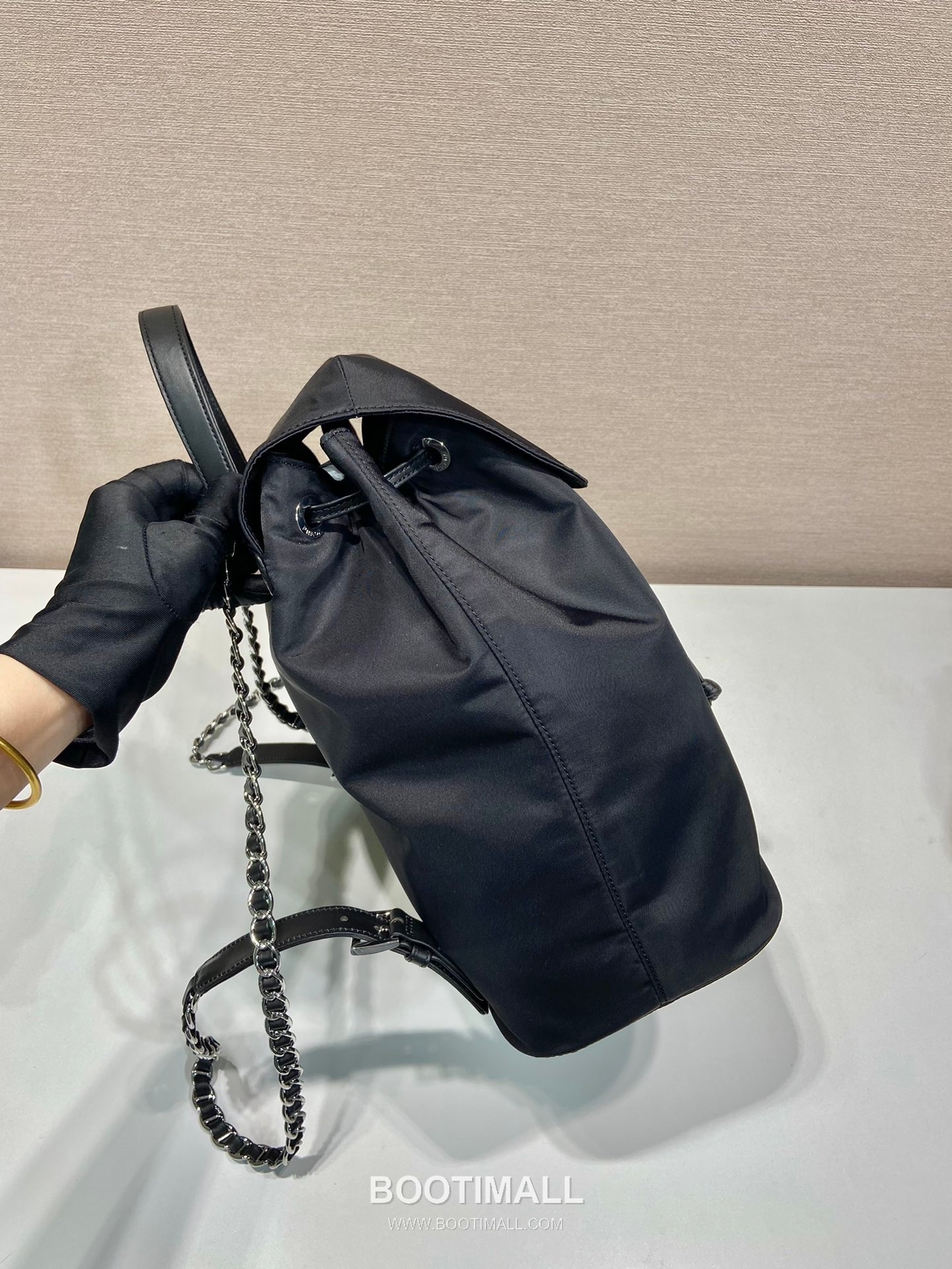 Prada Nylon Backpack with Calfskin Trim and Metal Chain Detail 프라다 나일론 카프스킨 트림 메탈 체인 디테일 백팩 1BZ830 32cm 6