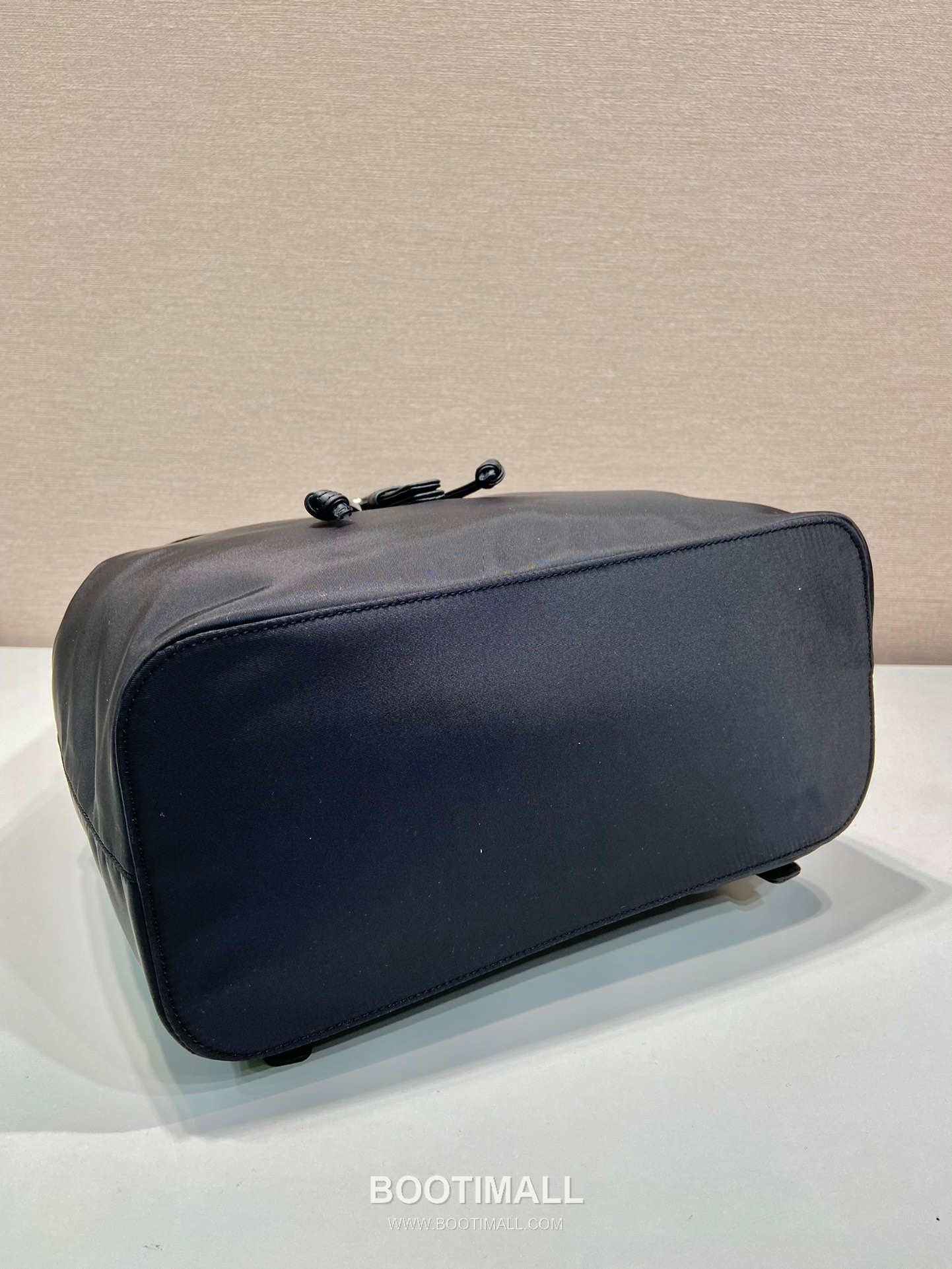 Prada Nylon Backpack with Calfskin Trim and Metal Chain Detail 프라다 나일론 카프스킨 트림 메탈 체인 디테일 백팩 1BZ830 32cm 7