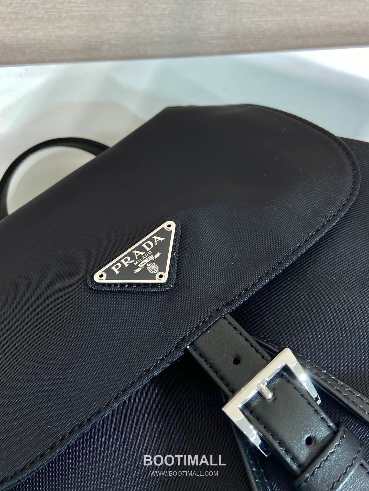 Prada Nylon Backpack with Calfskin Trim and Metal Chain Detail 프라다 나일론 카프스킨 트림 메탈 체인 디테일 백팩 1BZ830 32cm 8