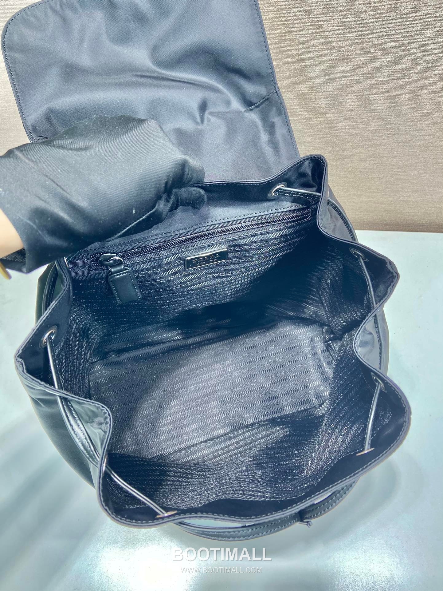 Prada Nylon Backpack with Calfskin Trim and Metal Chain Detail 프라다 나일론 카프스킨 트림 메탈 체인 디테일 백팩 1BZ830 32cm 9