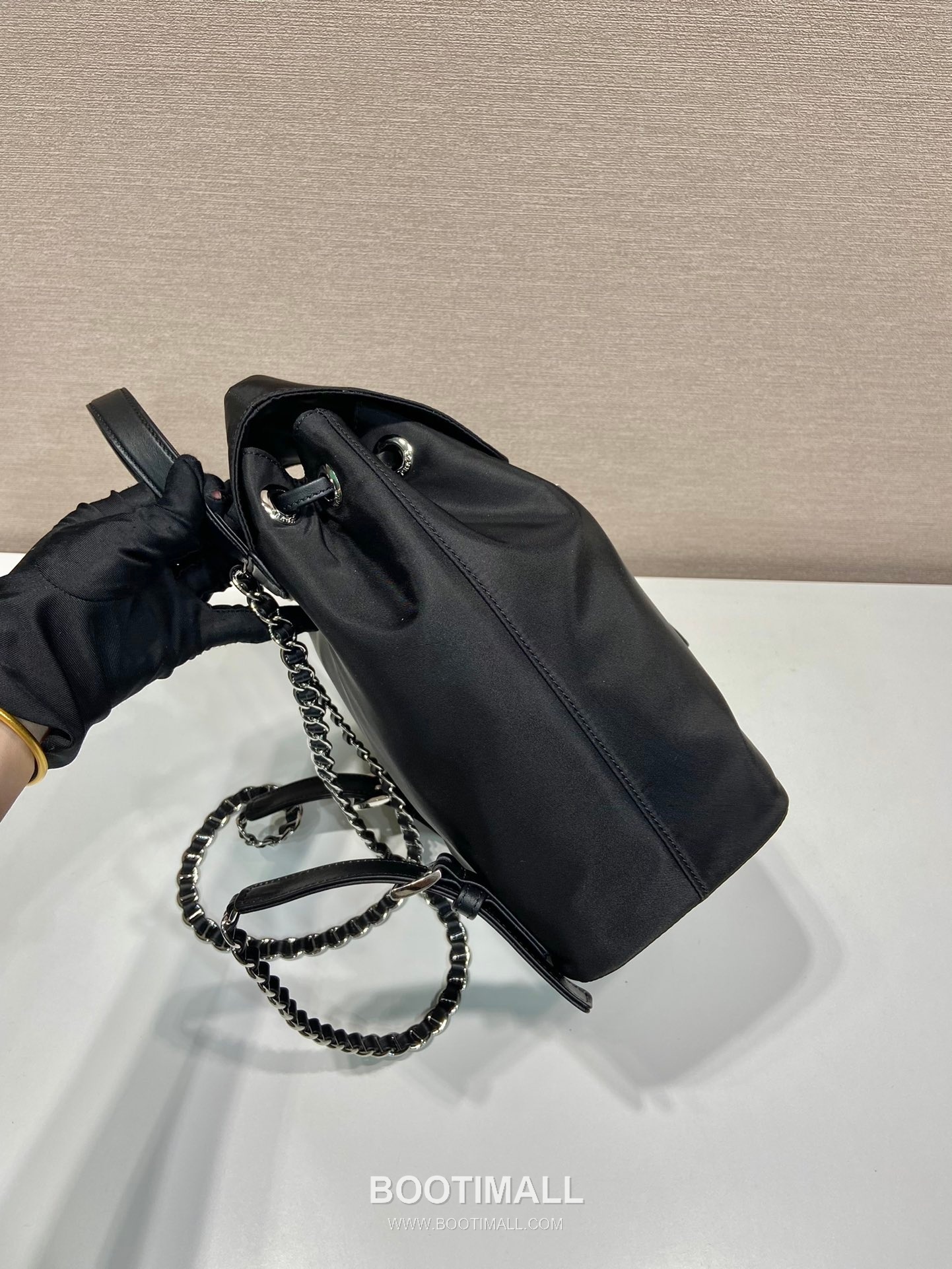 Prada Nylon Backpack with Calfskin Trim and Metal Chain Detail 프라다 나일론 카프스킨 트림 메탈 체인 디테일 백팩 1BZ831 26cm 5