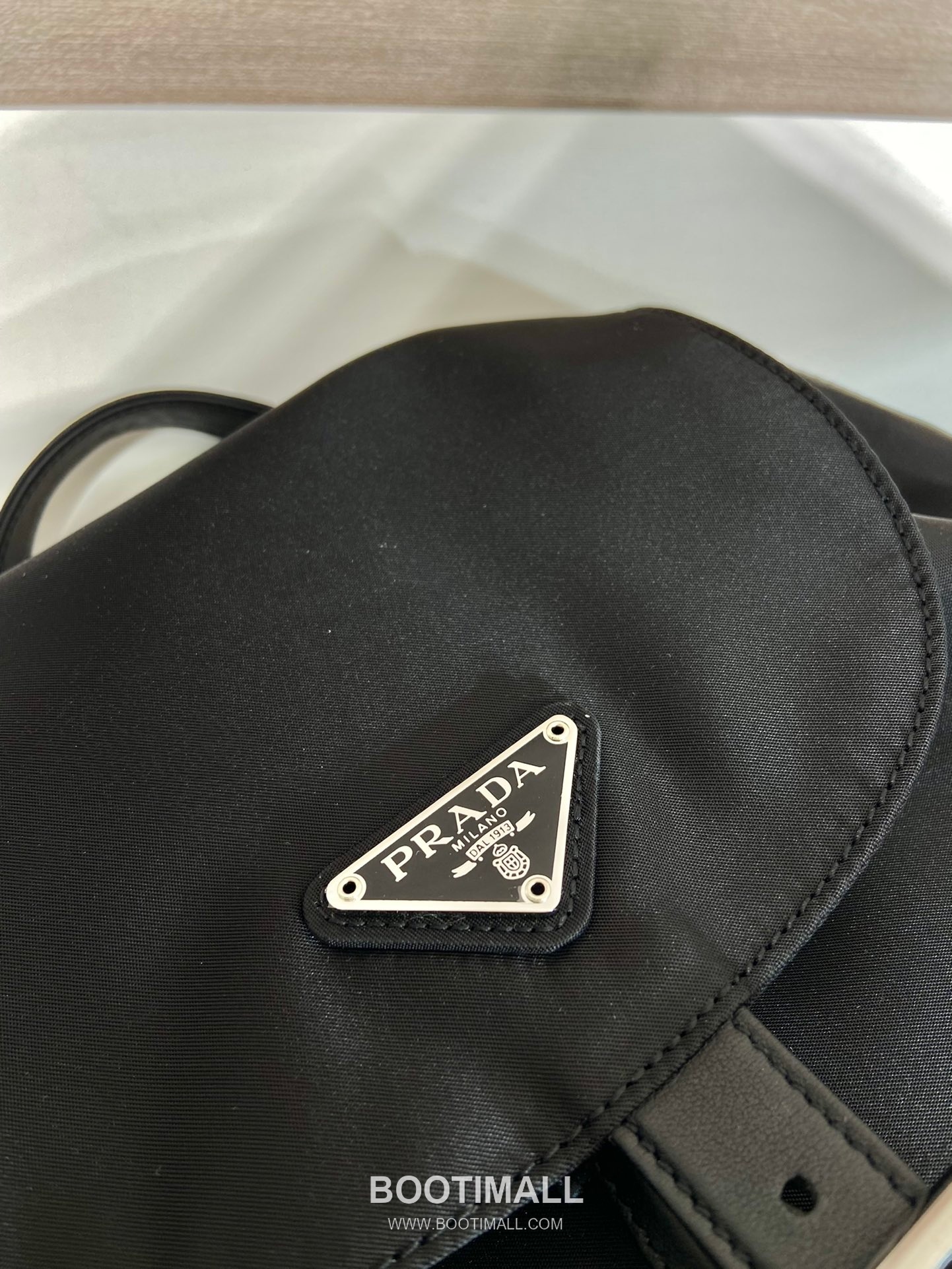 Prada Nylon Backpack with Calfskin Trim and Metal Chain Detail 프라다 나일론 카프스킨 트림 메탈 체인 디테일 백팩 1BZ831 26cm 7