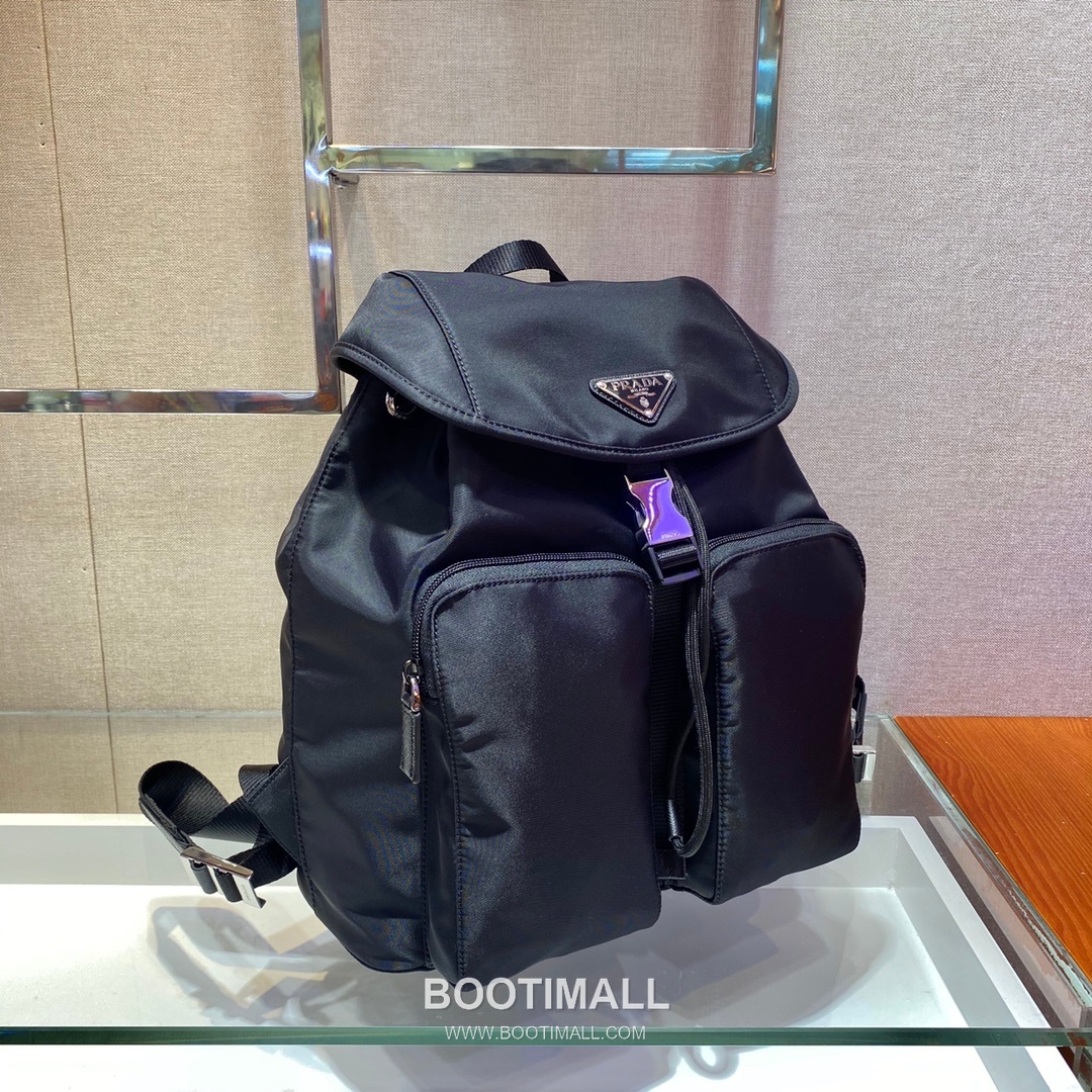 Prada Nylon Backpack with Flap Buckle and Front Pocket Detail 프라다 나일론 플랩 버클 프론트 포켓 백팩 1BZ005A 30cm 3
