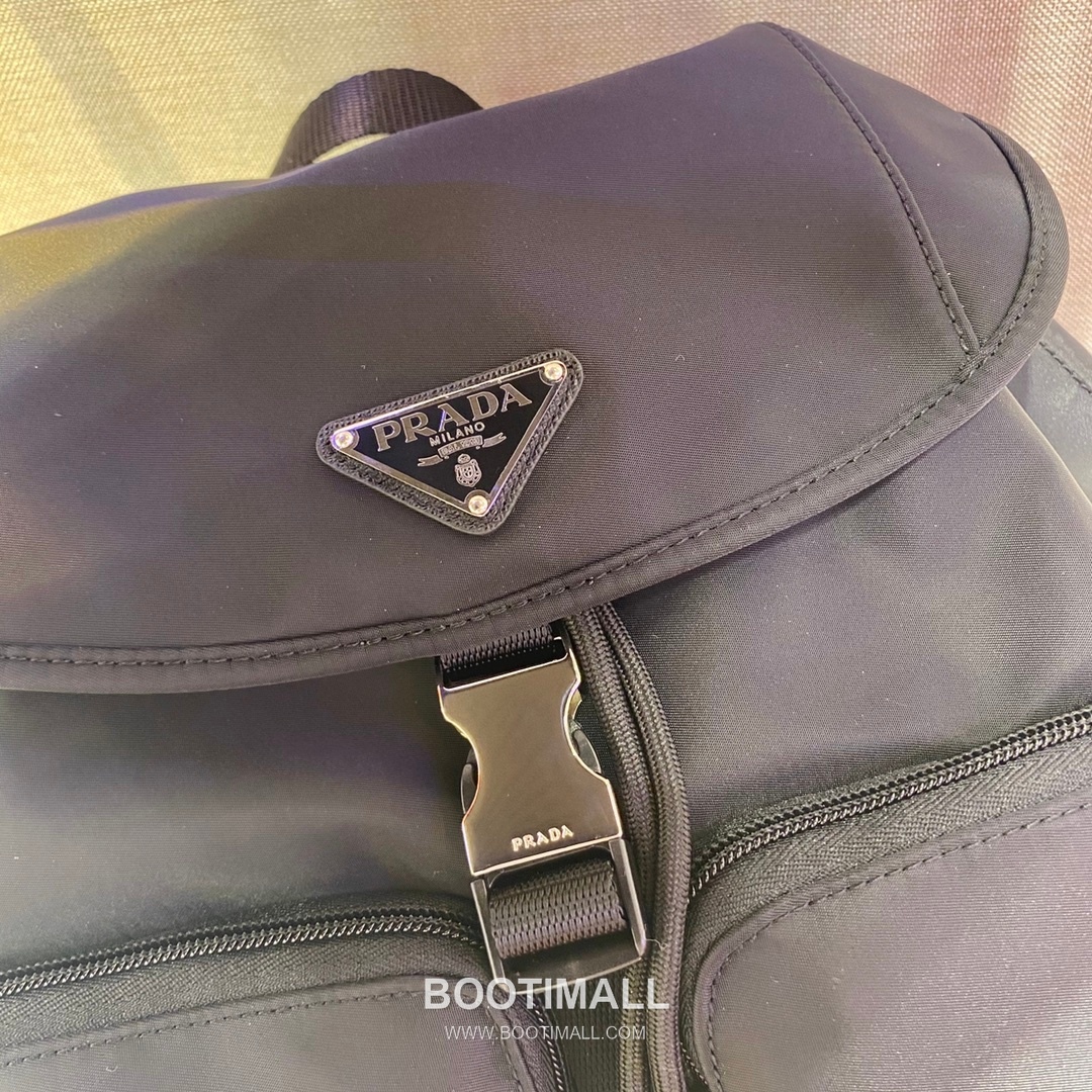 Prada Nylon Backpack with Flap Buckle and Front Pocket Detail 프라다 나일론 플랩 버클 프론트 포켓 백팩 1BZ005A 30cm 5