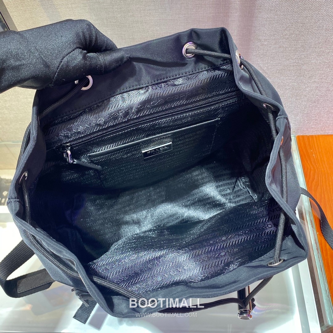 Prada Nylon Backpack with Flap Buckle and Front Pocket Detail 프라다 나일론 플랩 버클 프론트 포켓 백팩 1BZ005A 30cm 8