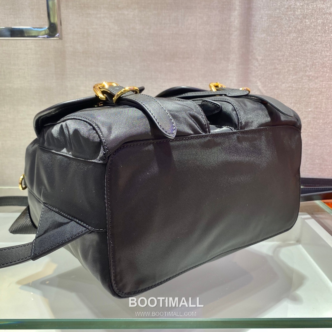 Prada Nylon Backpack with Flap Buckle and Front Pocket Detail 프라다 나일론 플랩 버클 프론트 포켓 백팩 1BZ005A 30cm 14