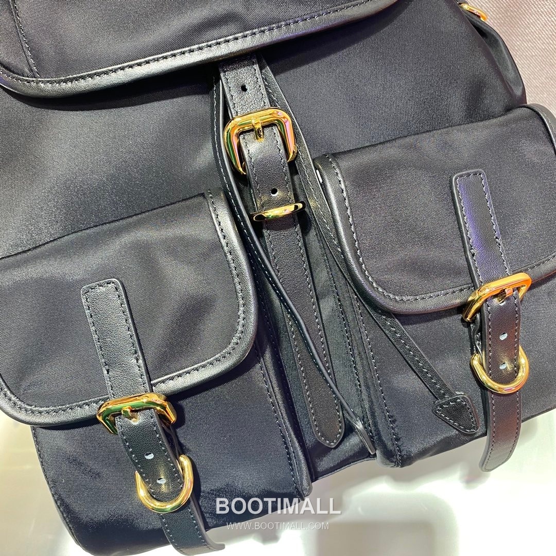 Prada Nylon Backpack with Flap Buckle and Front Pocket Detail 프라다 나일론 플랩 버클 프론트 포켓 백팩 1BZ005A 30cm 16