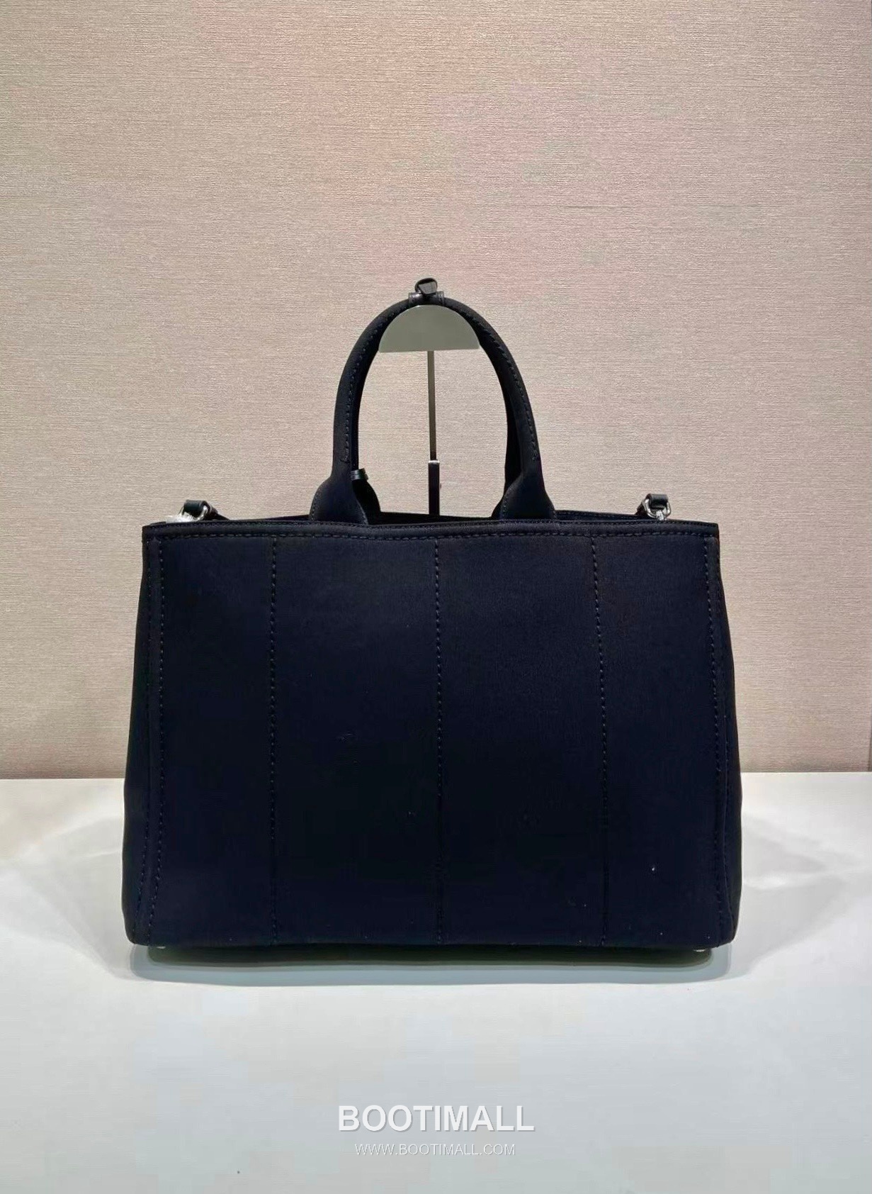 Prada Canvas Tote Bag with Leather Trim and Adjustable Strap 프라다 캔버스 레더 트림 조절 스트랩 토트백 2VG131 43cm 4