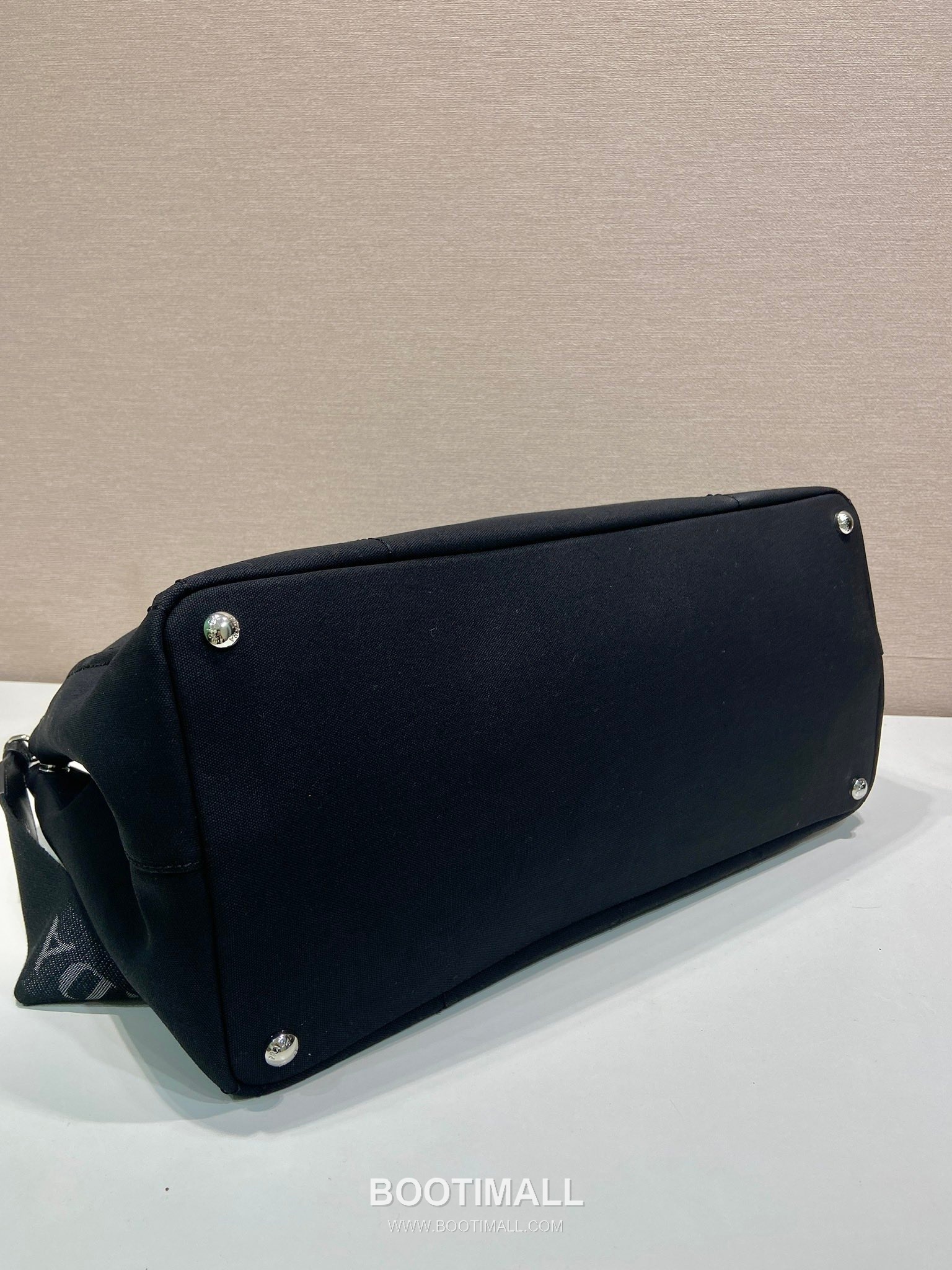 Prada Canvas Tote Bag with Leather Trim and Adjustable Strap 프라다 캔버스 레더 트림 조절 스트랩 토트백 2VG131 43cm 6