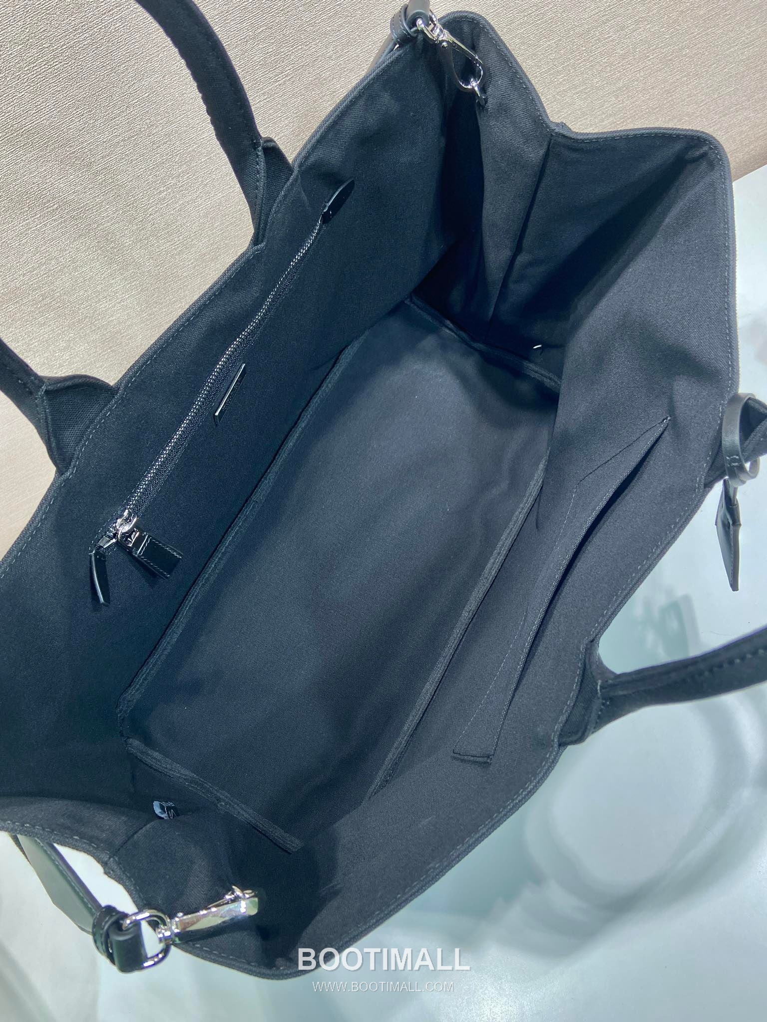 Prada Canvas Tote Bag with Leather Trim and Adjustable Strap 프라다 캔버스 레더 트림 조절 스트랩 토트백 2VG131 43cm 8