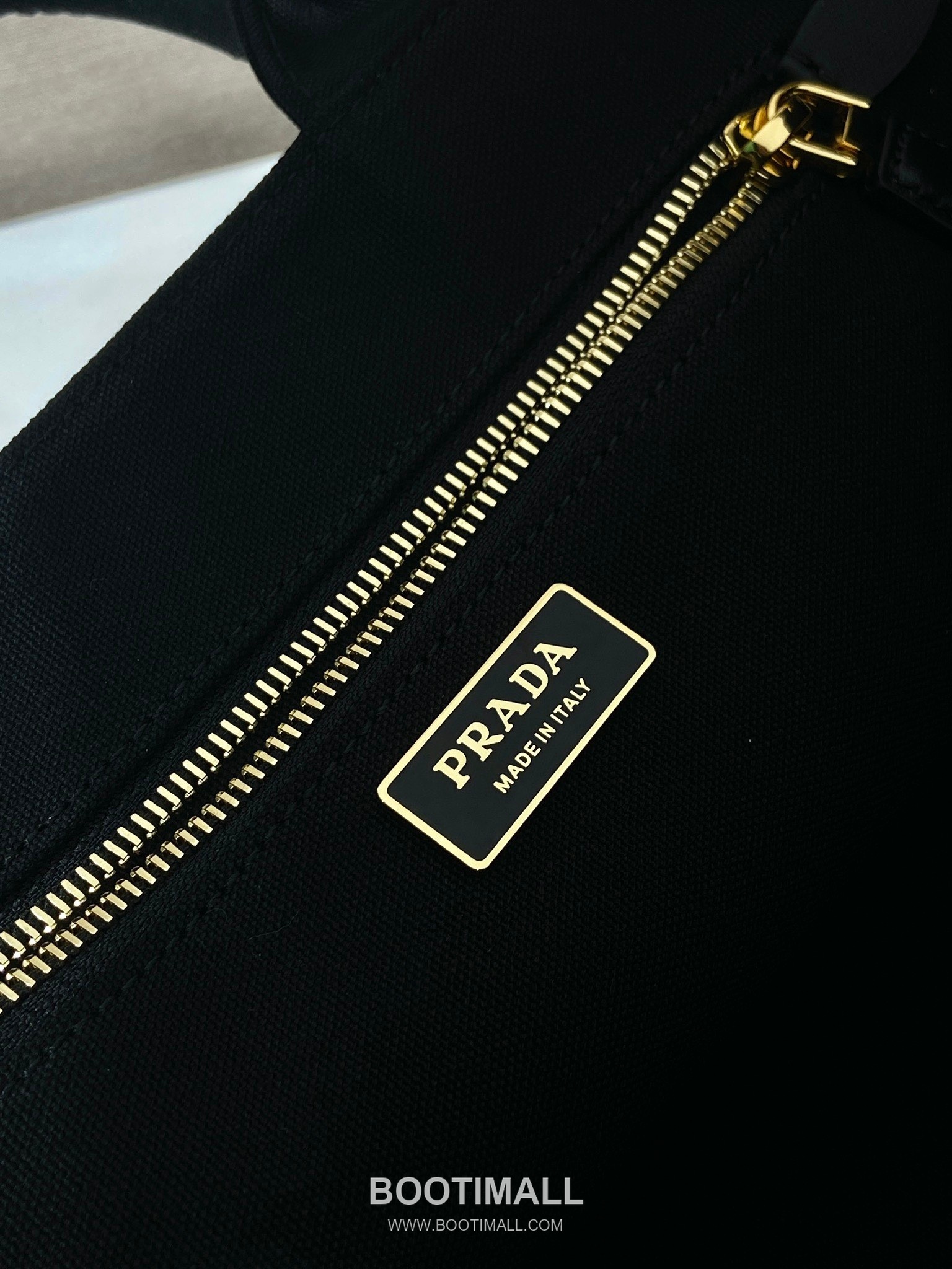 Prada Canvas Tote Bag with Leather Trim and Logo Strap 프라다 캔버스 레더 트림 로고 스트랩 토트백 1BG554 33cm 9