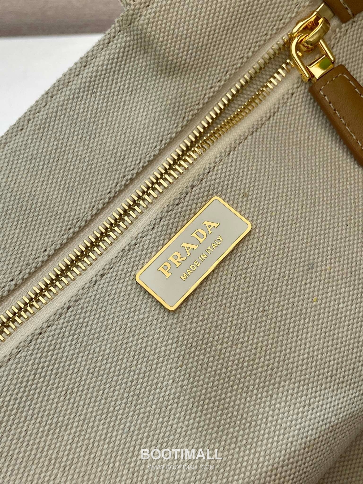 Prada Canvas Tote Bag with Leather Trim and Logo Strap 프라다 캔버스 레더 트림 로고 스트랩 토트백 1BG554 33cm 9