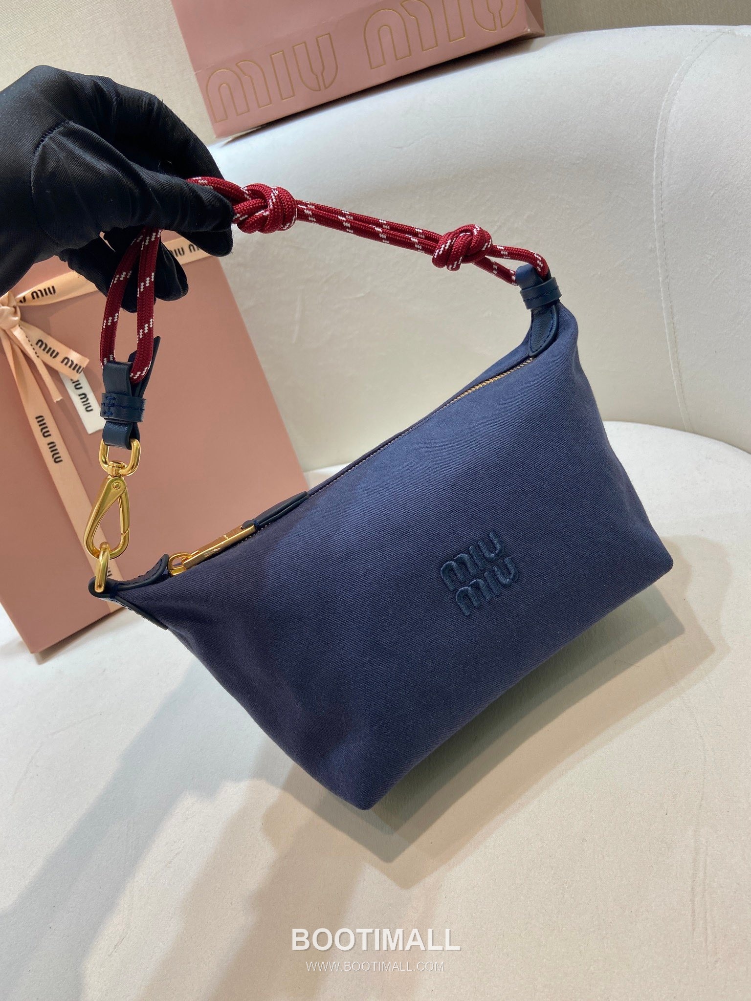 Prada Fabric Vanity Case Bag with Embroidered Logo and Wrist Strap 프라다 패브릭 자수 로고 손목 스트랩 바니티 케이스백 5NE841 18.5cm 1