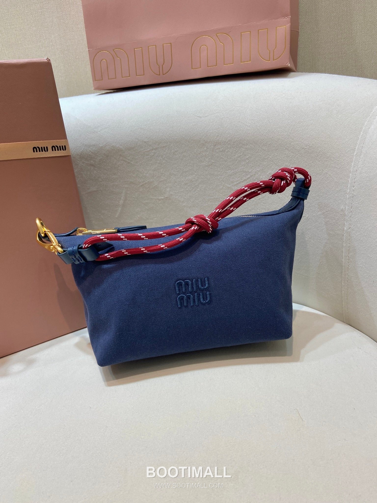 Prada Fabric Vanity Case Bag with Embroidered Logo and Wrist Strap 프라다 패브릭 자수 로고 손목 스트랩 바니티 케이스백 5NE841 18.5cm 2