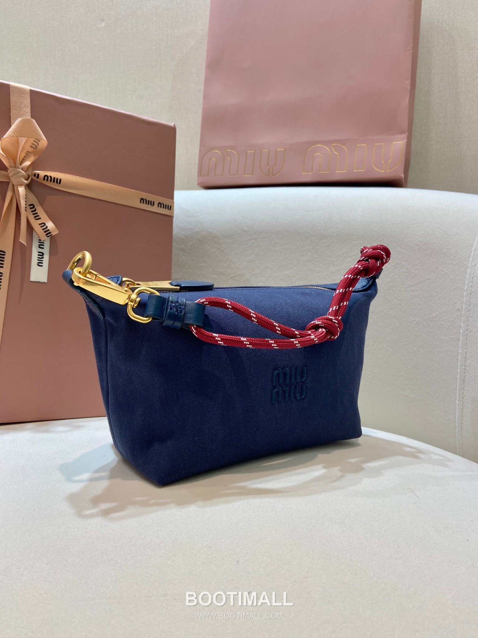 Prada Fabric Vanity Case Bag with Embroidered Logo and Wrist Strap 프라다 패브릭 자수 로고 손목 스트랩 바니티 케이스백 5NE841 18.5cm 3