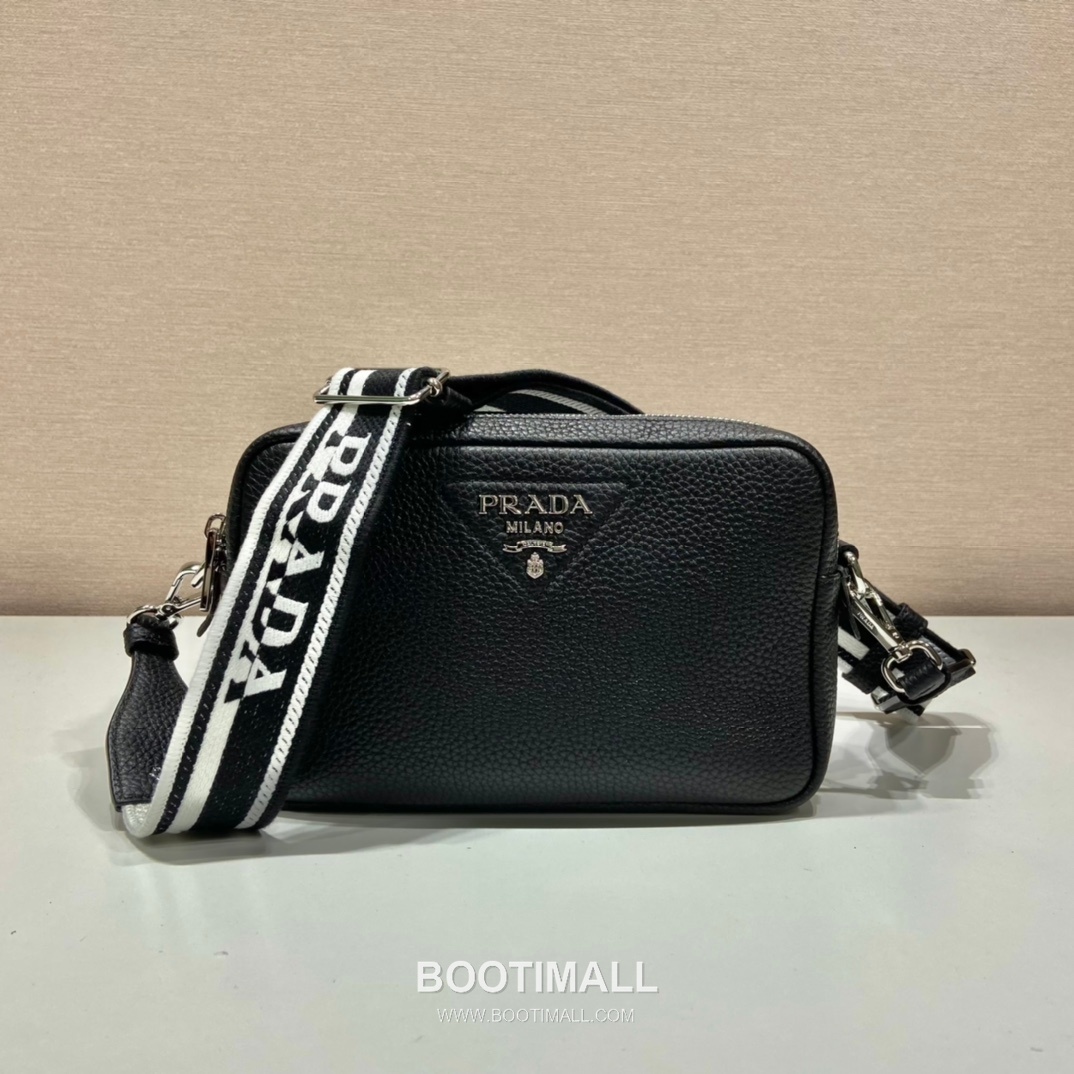 Prada Deerskin Calf Leather Crossbody Bag with Dual Adjustable Strap 프라다 디어스킨 카프 가죽 듀얼 조절 스트랩 크로스백 1BD082 22cm 1