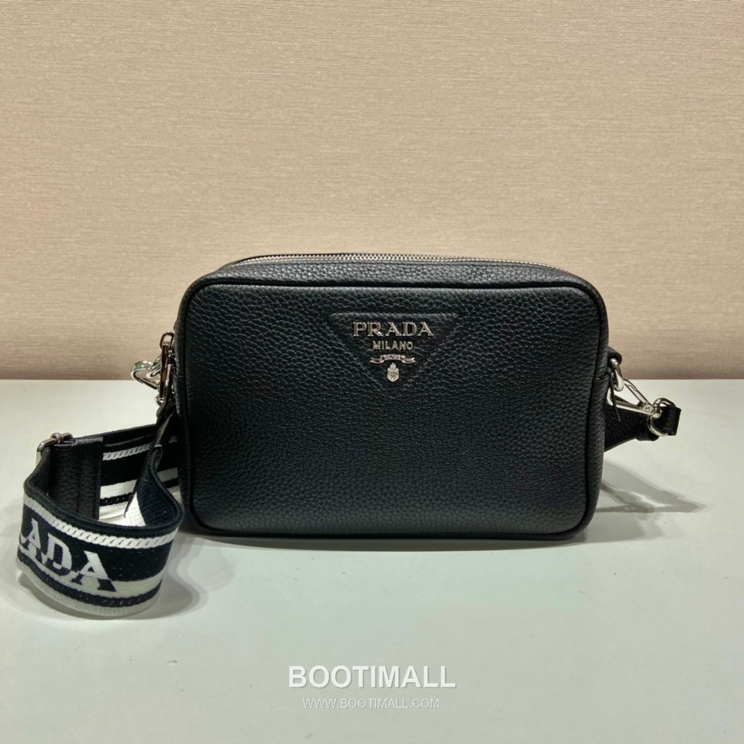 Prada Deerskin Calf Leather Crossbody Bag with Dual Adjustable Strap 프라다 디어스킨 카프 가죽 듀얼 조절 스트랩 크로스백 1BD082 22cm 3