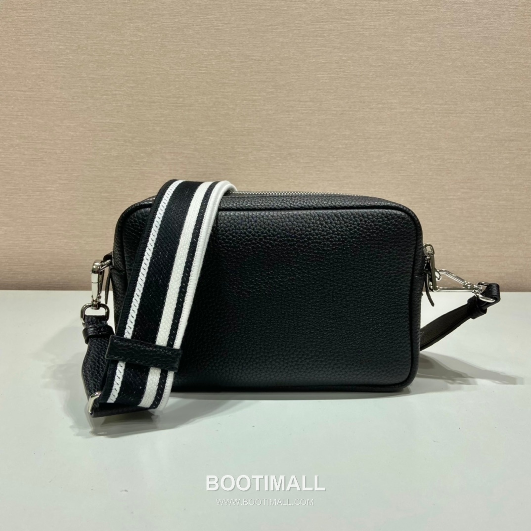 Prada Deerskin Calf Leather Crossbody Bag with Dual Adjustable Strap 프라다 디어스킨 카프 가죽 듀얼 조절 스트랩 크로스백 1BD082 22cm 4