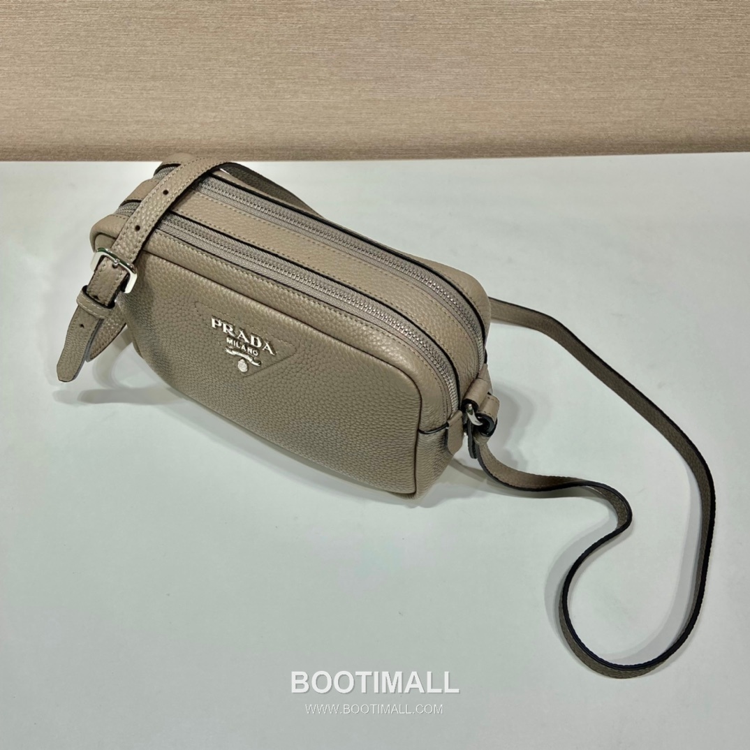 Prada Deerskin Calf Leather Crossbody Bag with Dual Adjustable Strap 프라다 디어스킨 카프 가죽 듀얼 조절 스트랩 크로스백 1BD082 22cm 2