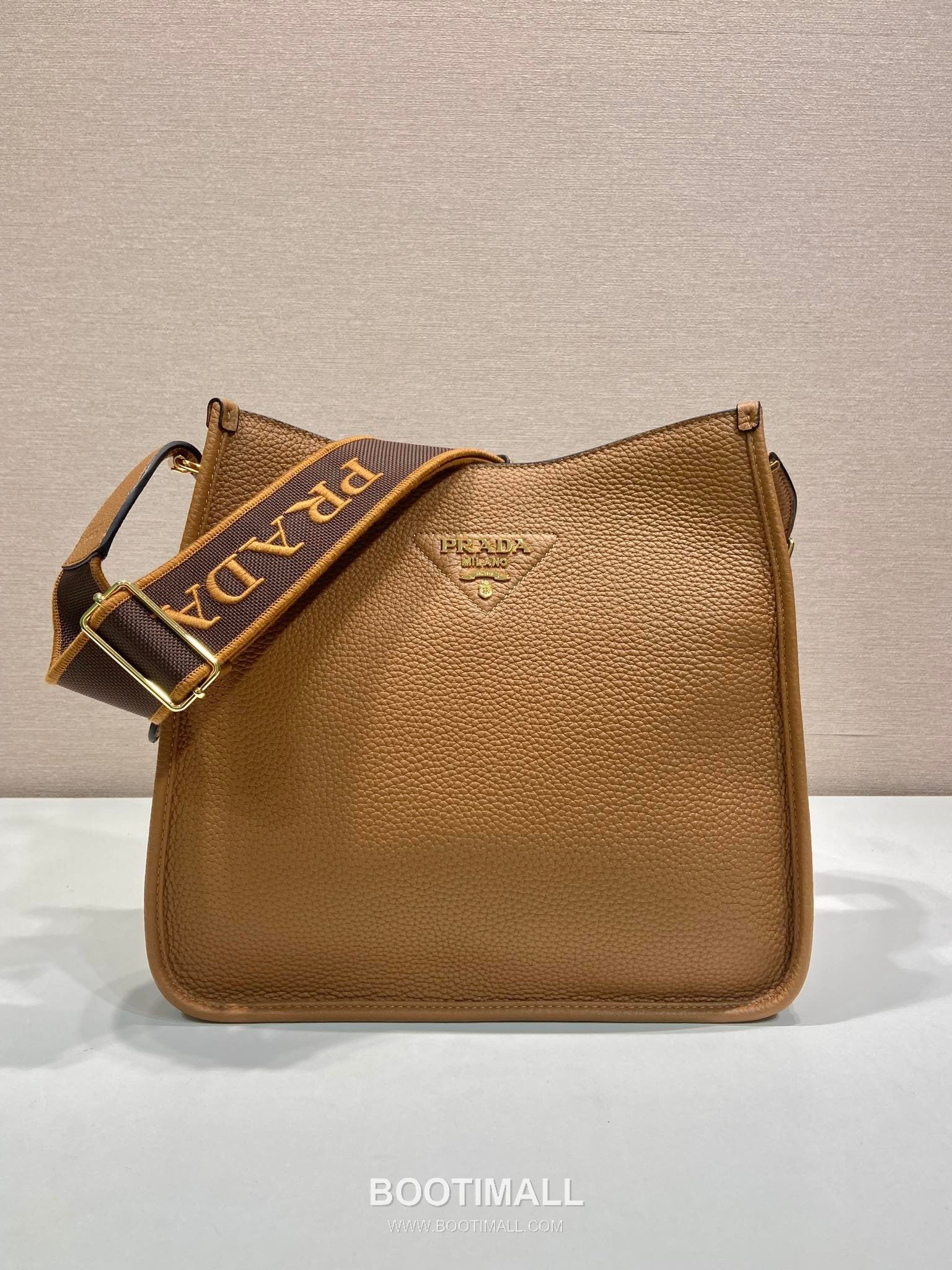 Prada Fabric Tote Bag with Logo Strap and Triangle Logo Detail 프라다 패브릭 로고 스트랩 트라이앵글 로고 토트백 1BC073-1 30cm 1