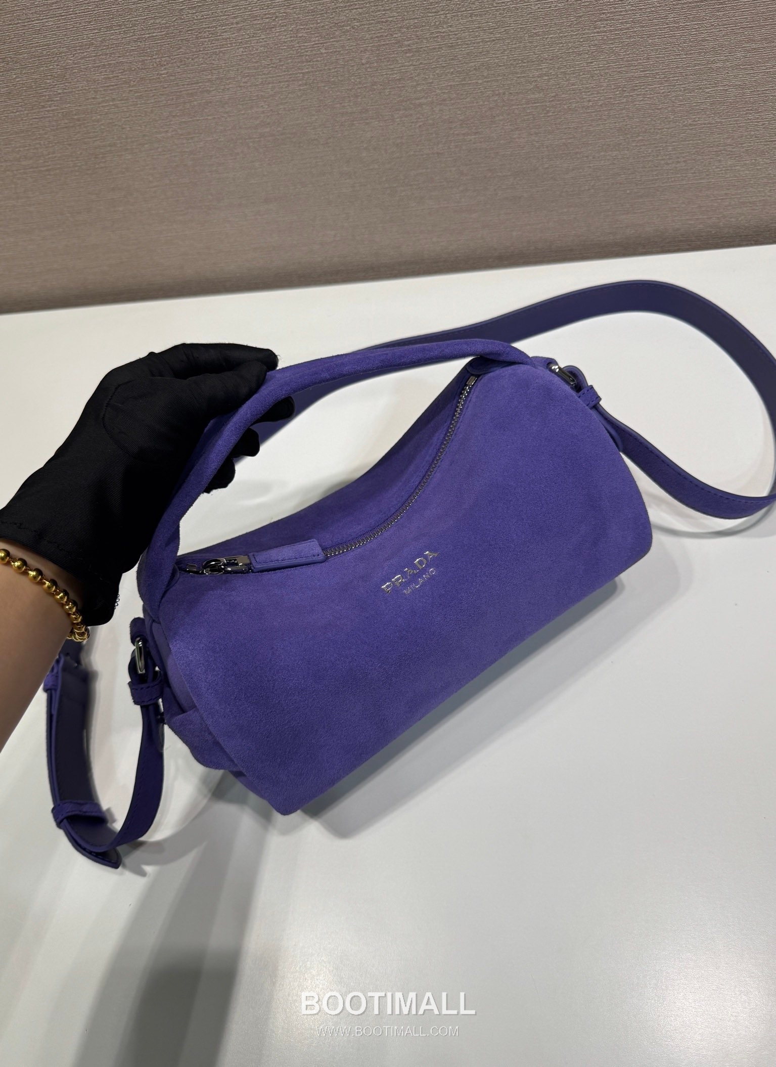 Prada Suede Leather Boston Bag with Vintage Finish and Adjustable Strap 프라다 스웨이드 가죽 빈티지 피니시 조절 스트랩 보스턴백 2VH188 24cm 3