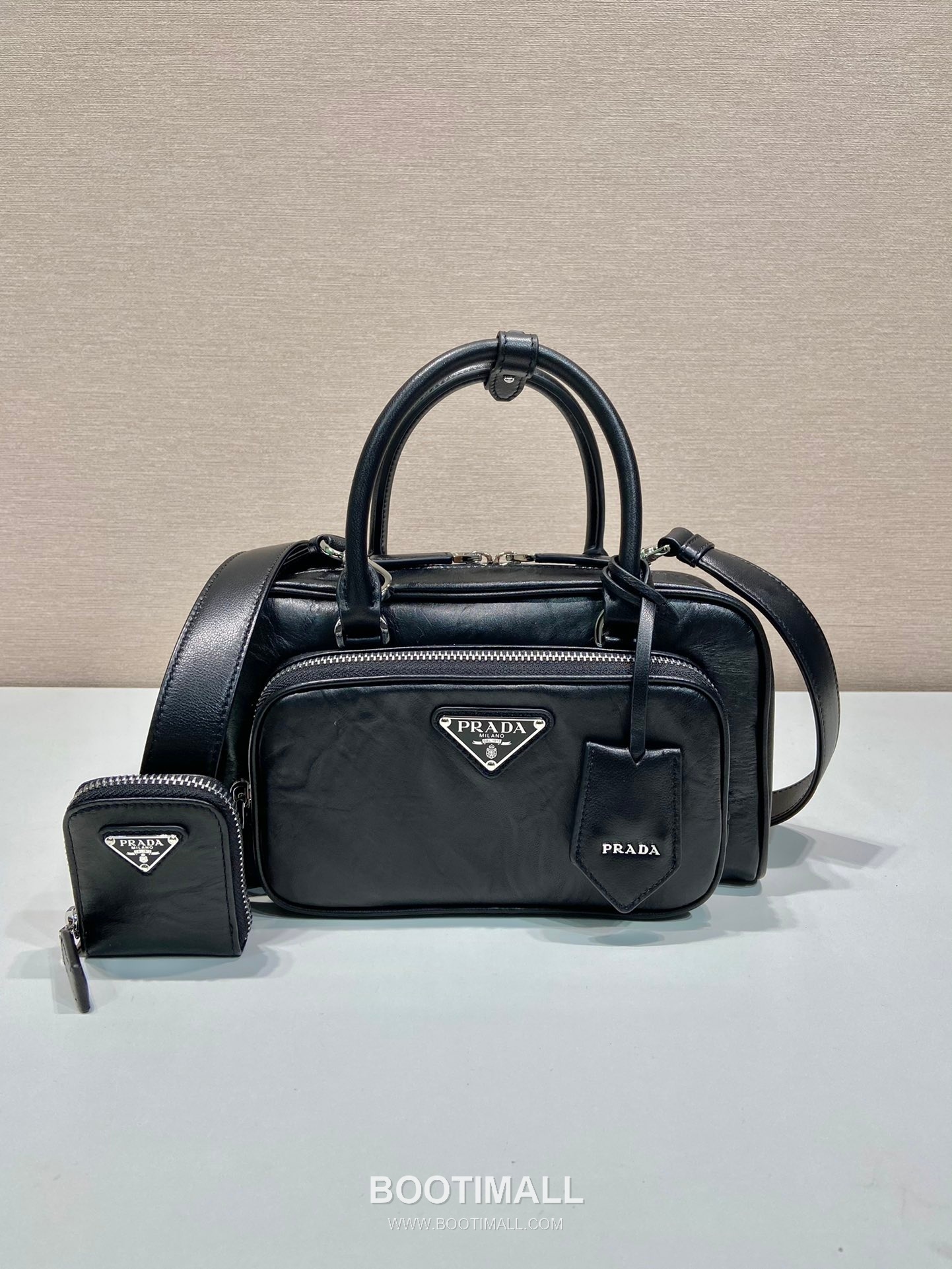 Prada Calfskin Leather Tote Bag with Front Back Pocket and Turn Lock Detail 프라다 카프스킨 가죽 앞뒤 포켓 턴락 토트백 1BG569 38cm 10