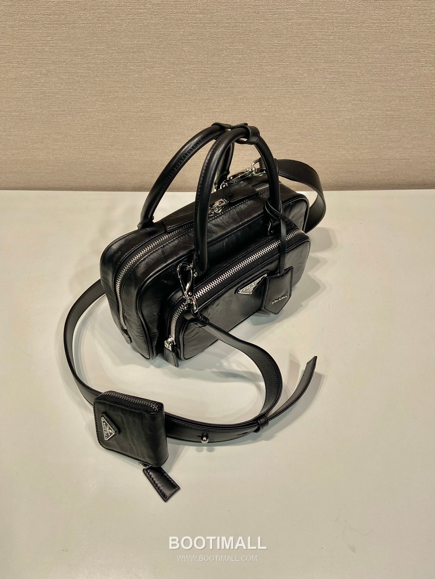 Prada Calfskin Leather Tote Bag with Front Back Pocket and Turn Lock Detail 프라다 카프스킨 가죽 앞뒤 포켓 턴락 토트백 1BG569 38cm 12