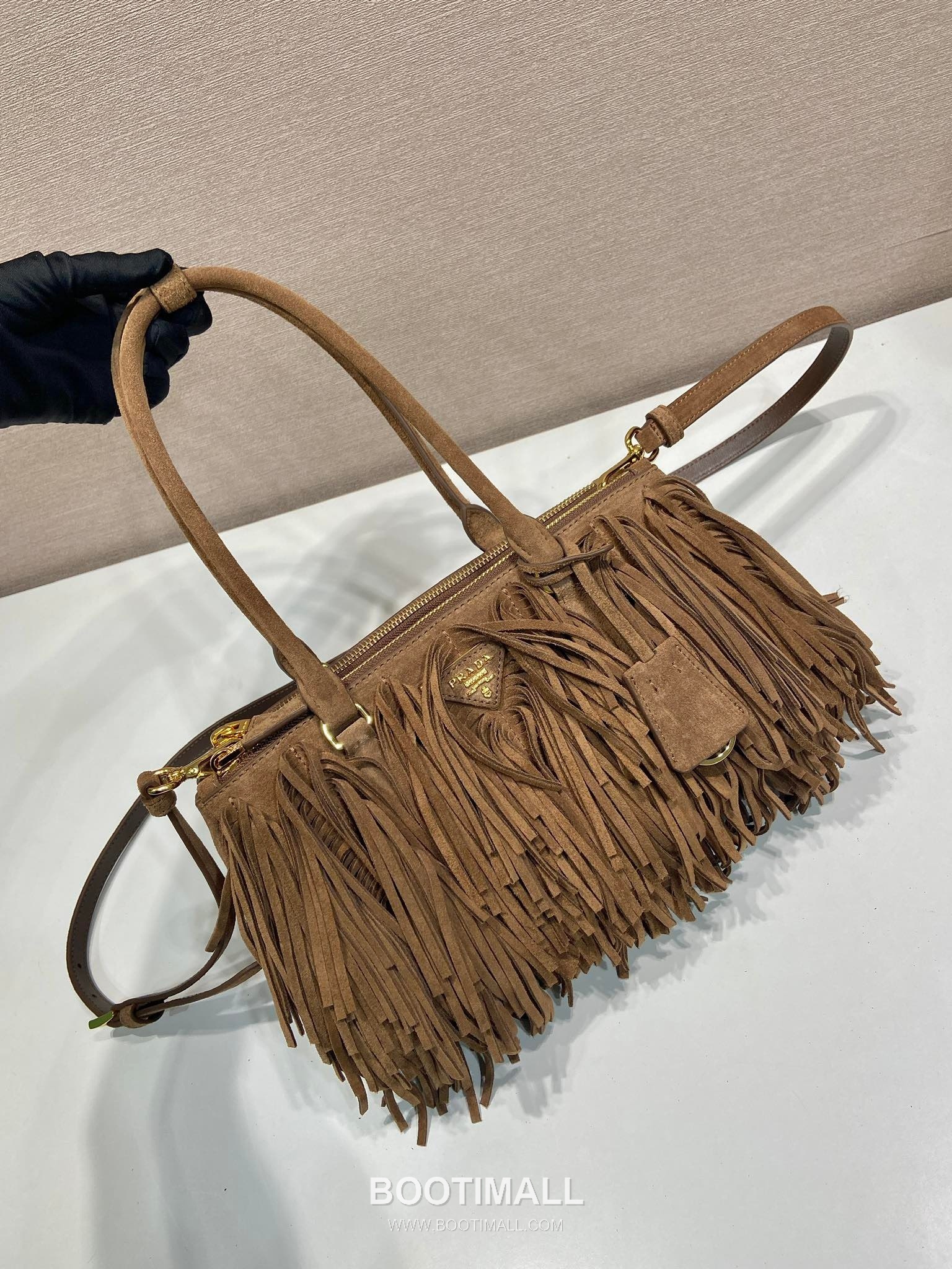 Prada Suede Leather Galleria Tote Bag with Tassel Detail and Strap 프라다 스웨이드 가죽 태슬 디테일 스트랩 토트백 1BA457 30cm 3
