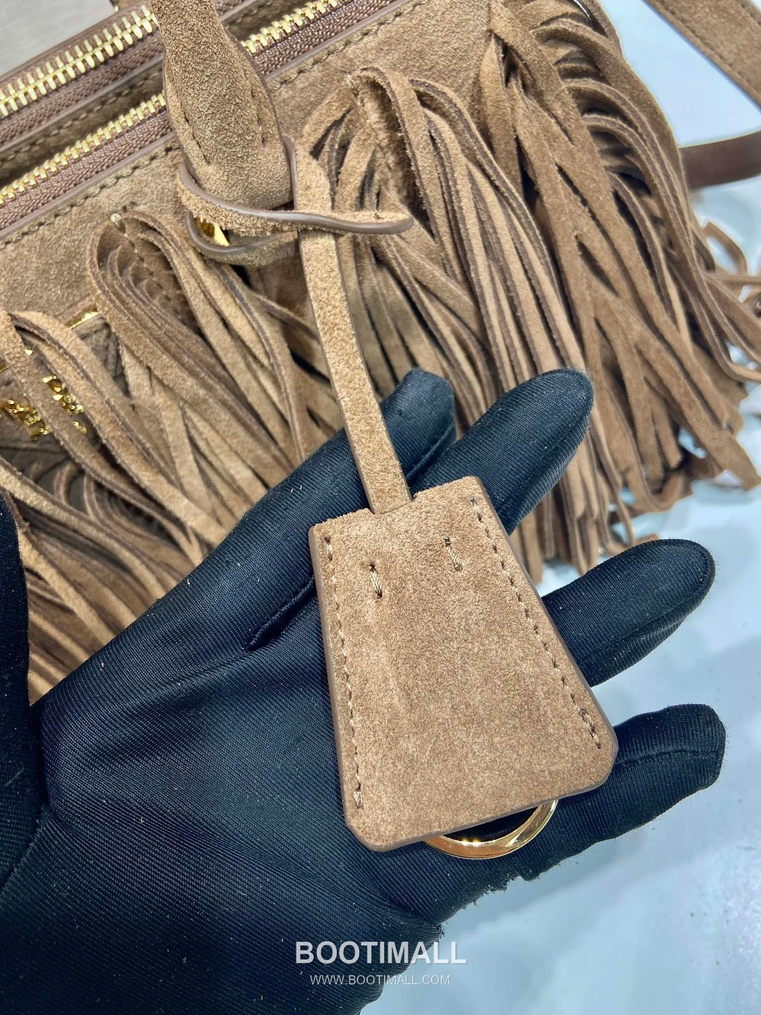 Prada Suede Leather Galleria Tote Bag with Tassel Detail and Strap 프라다 스웨이드 가죽 태슬 디테일 스트랩 토트백 1BA457 30cm 7