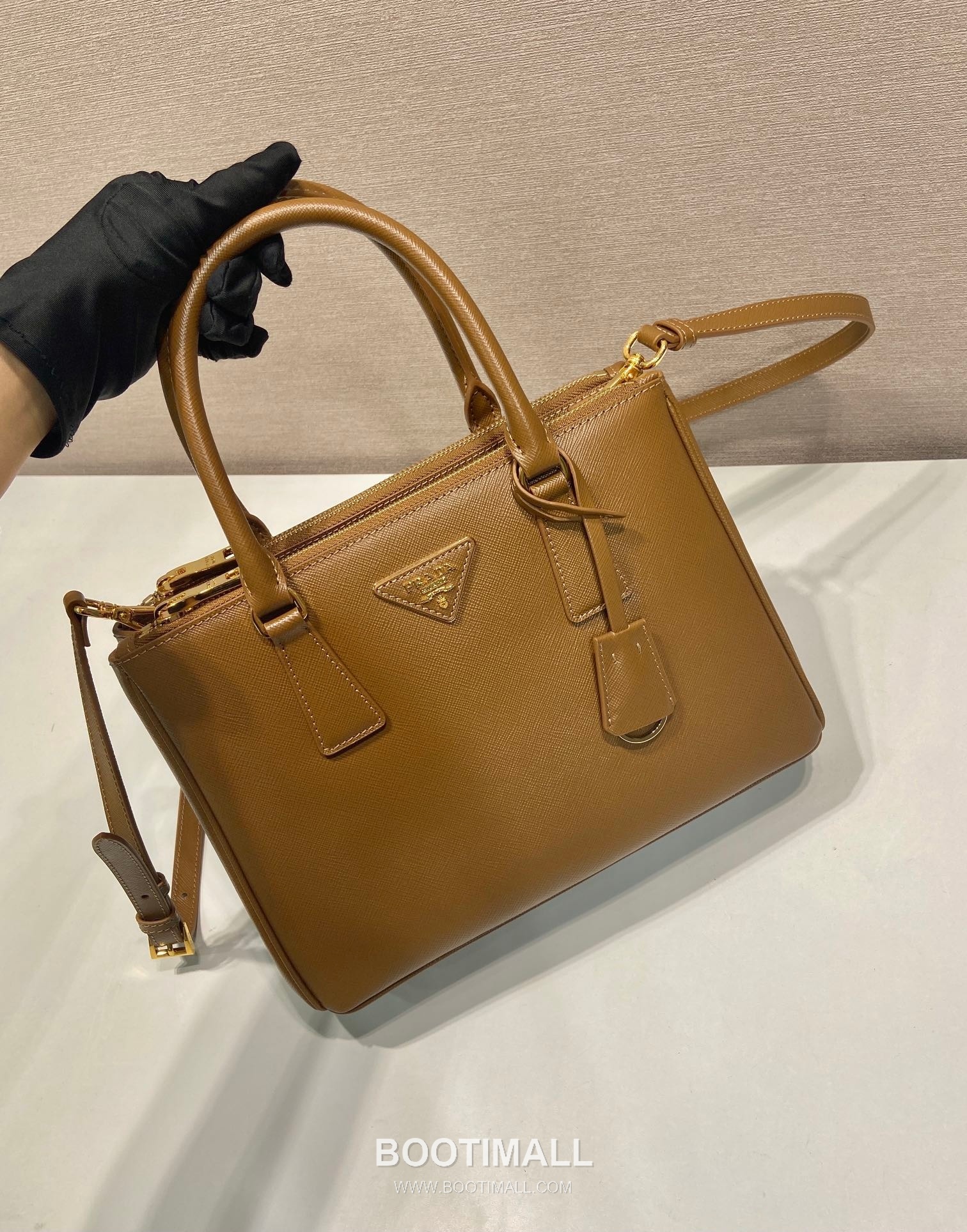 Prada Saffiano Calfskin Leather Galleria Tote Bag with Strap and Multi Pocket 프라다 사피아노 카프스킨 스트랩 멀티 포켓 갤러리아 토트백 1BA863 28cm 4