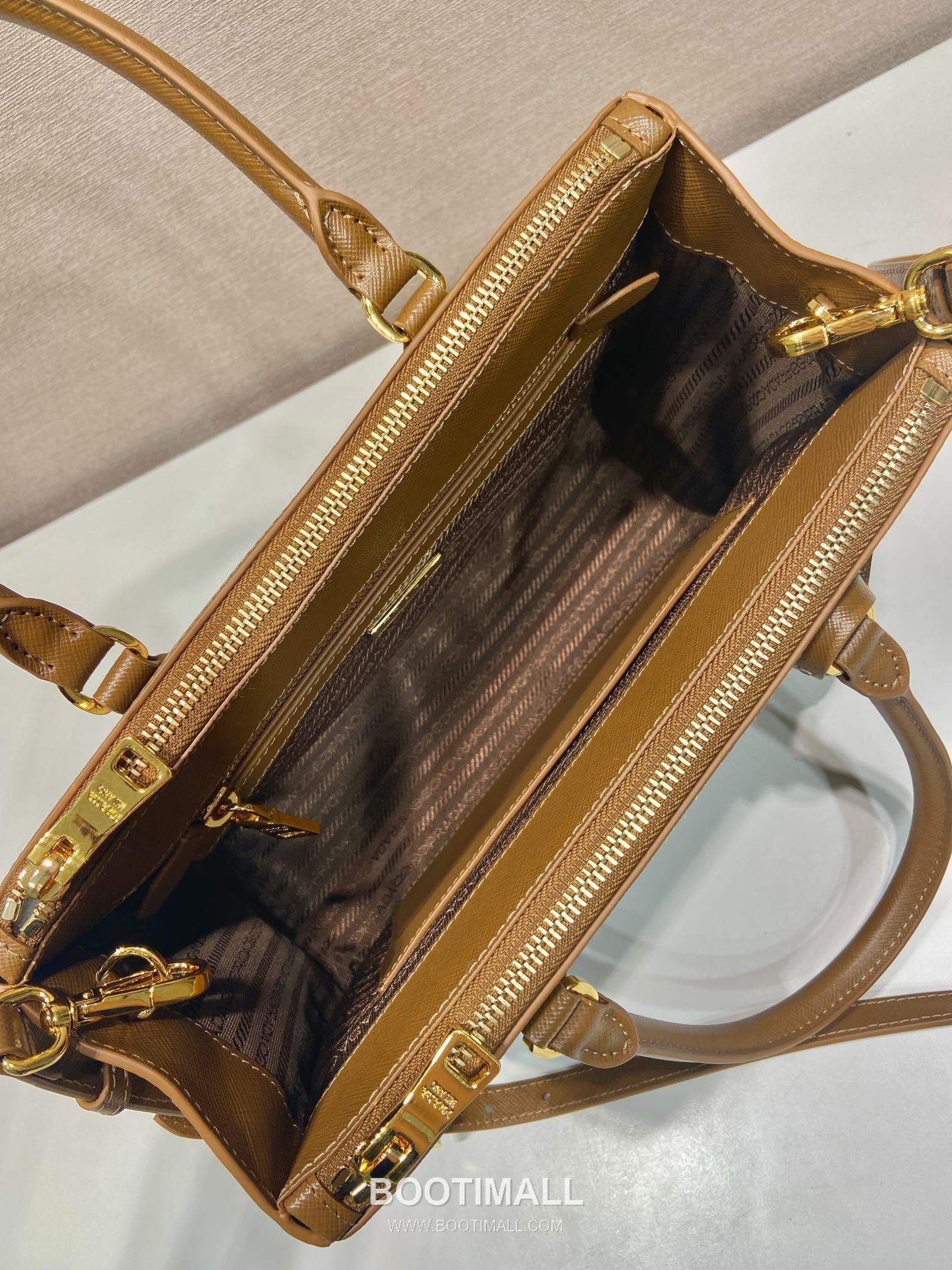 Prada Saffiano Calfskin Leather Galleria Tote Bag with Strap and Multi Pocket 프라다 사피아노 카프스킨 스트랩 멀티 포켓 갤러리아 토트백 1BA863 28cm 9