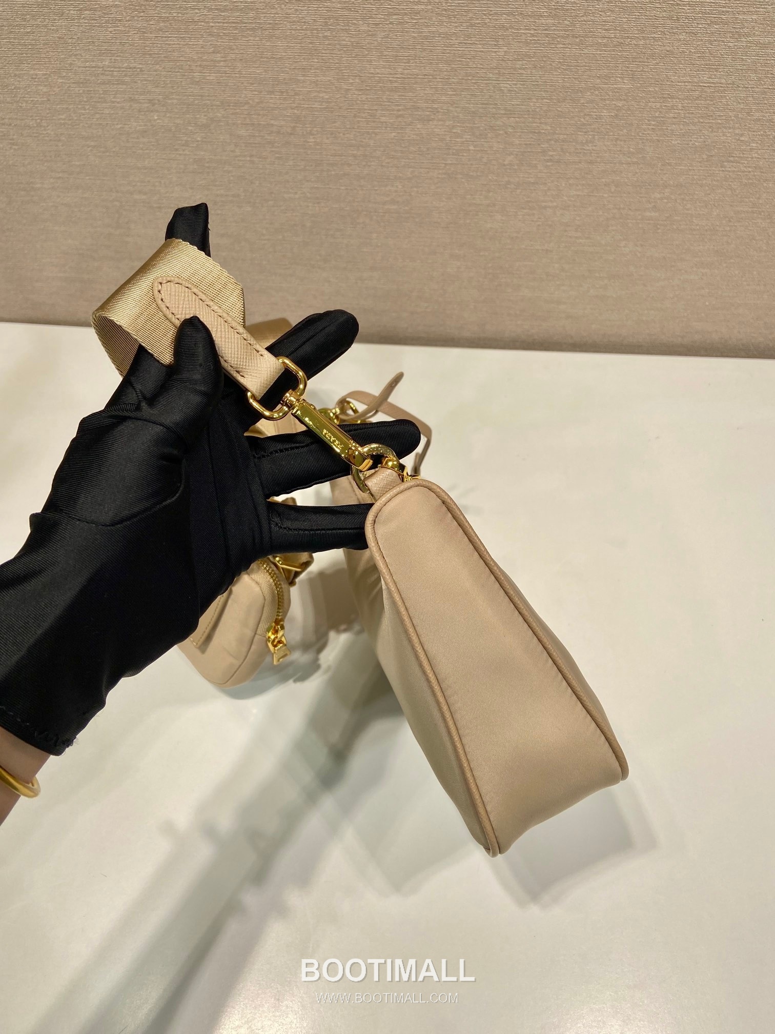 Prada Nylon Chain Strap Hobo Bag with Logo Detail 프라다 나일론 체인 스트랩 호보백 1BH204 22cm 4