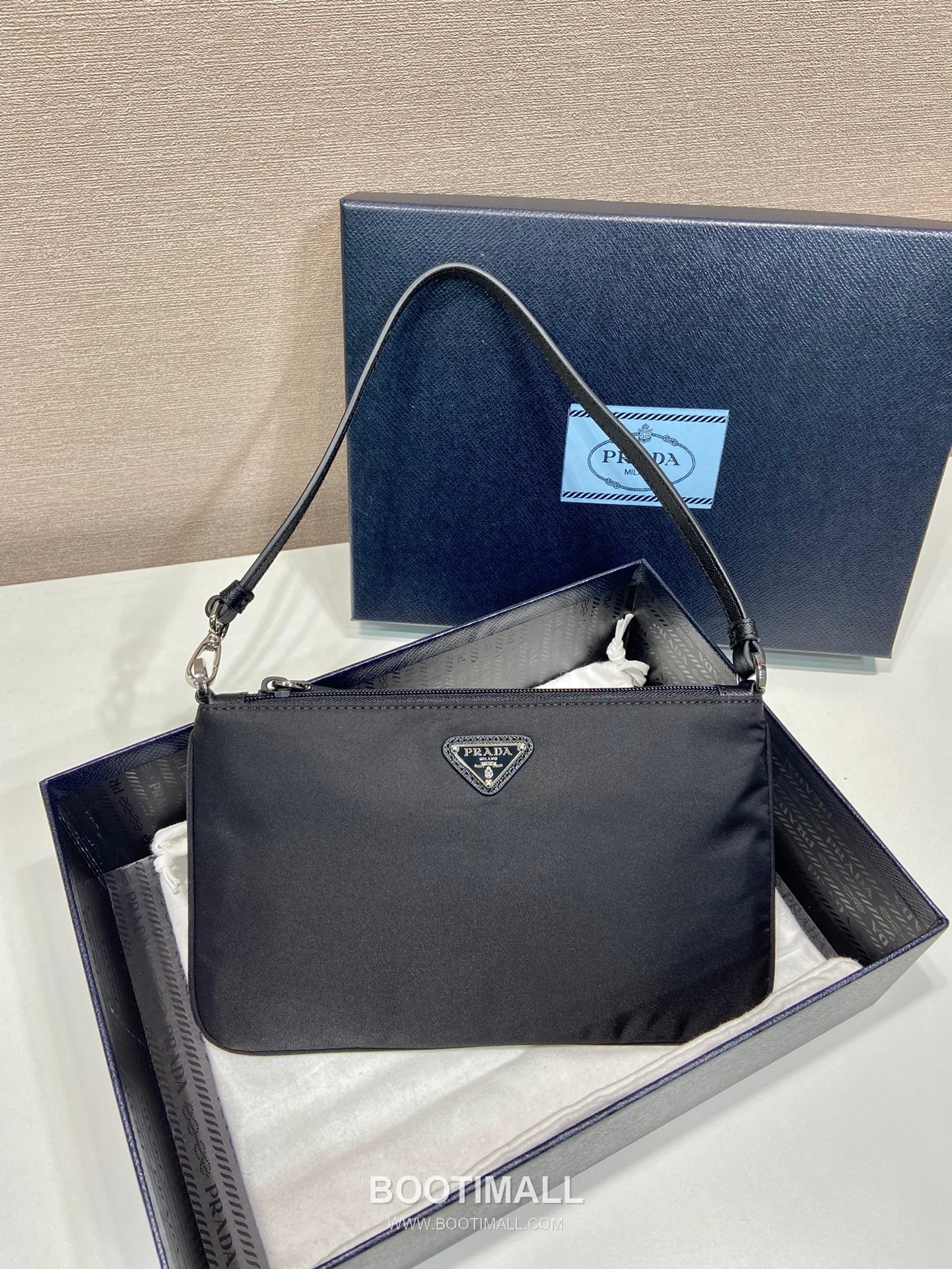 Prada Nylon Crossgrain Leather Handle Hobo Bag with Triangle Logo 프라다 나일론 크로스그레인 핸들 호보백 1NI545 24cm 2
