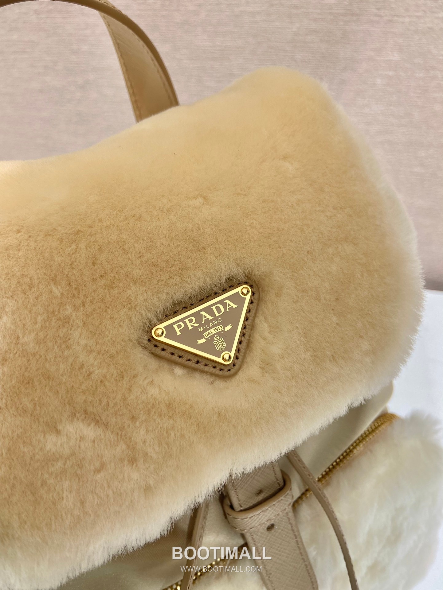 Prada Wool Nylon Backpack with Front Zip Pocket and Pouch Detail 프라다 울 나일론 프론트 지퍼 포켓 백팩 1BZ074 20.5cm 7