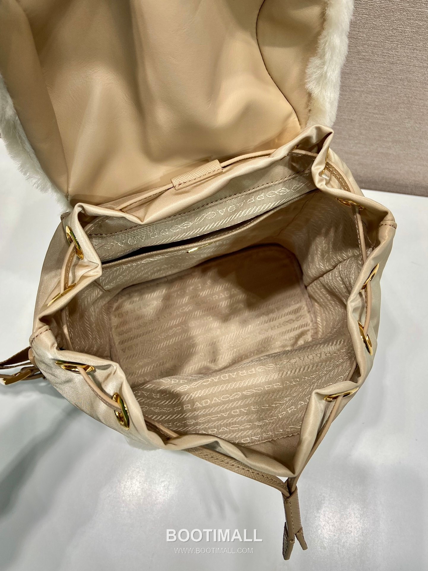 Prada Wool Nylon Backpack with Front Zip Pocket and Pouch Detail 프라다 울 나일론 프론트 지퍼 포켓 백팩 1BZ074 20.5cm 8