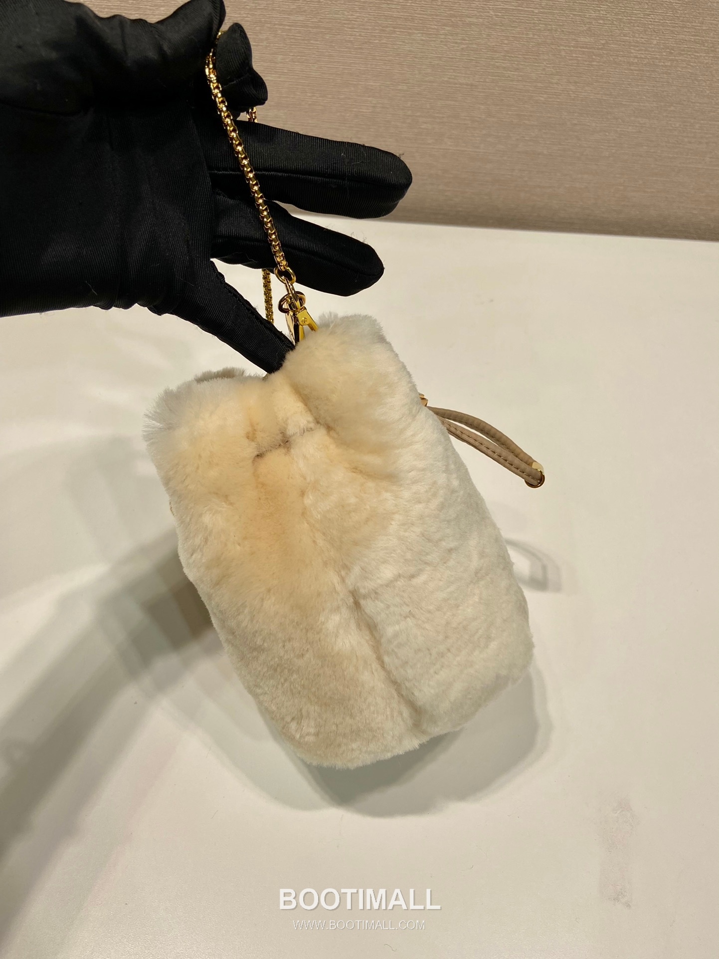 Prada Wool Mini Bucket Bag with Chain Strap and Enamel Triangle Logo 프라다 울 체인 스트랩 미니 버킷백 1NR016 9cm 5