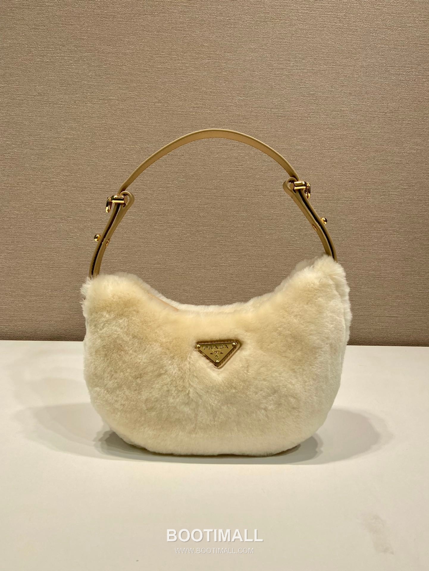 Prada Wool Leather Moon Shoulder Bag with Dual Strap and Curved Design 프라다 울 레더 듀얼 스트랩 문 숄더백 1BC194 22.5cm 1