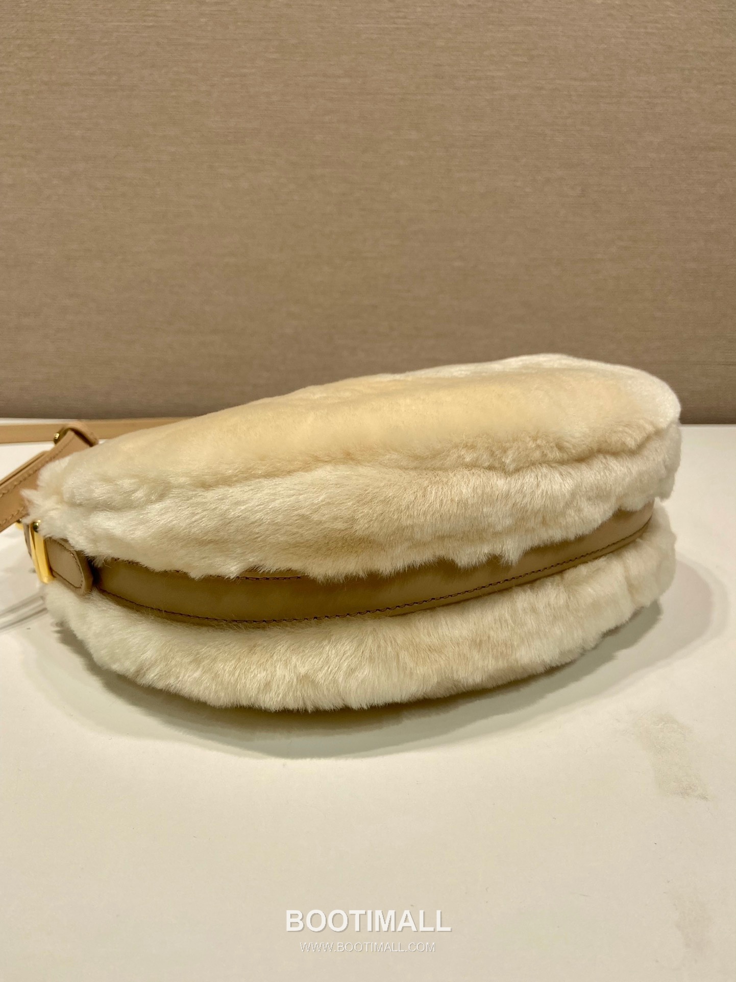 Prada Wool Leather Moon Shoulder Bag with Dual Strap and Curved Design 프라다 울 레더 듀얼 스트랩 문 숄더백 1BC194 22.5cm 6