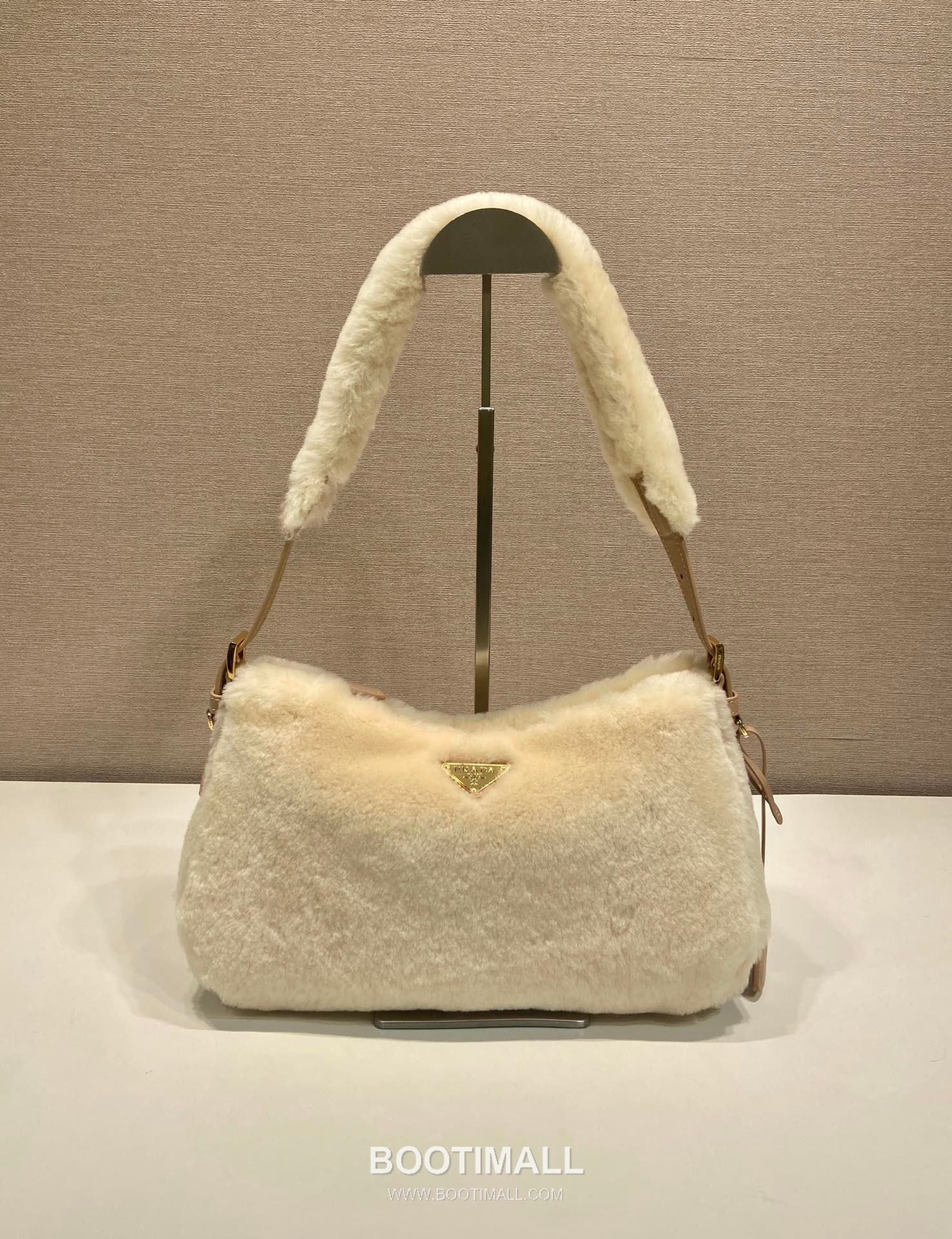 Prada Aimee Wool Lambskin Hobo Shoulder Bag with Enamel Triangle Logo 프라다 에이미 울 램스킨 삼각로고 호보 숄더백 1BC229 31cm 1