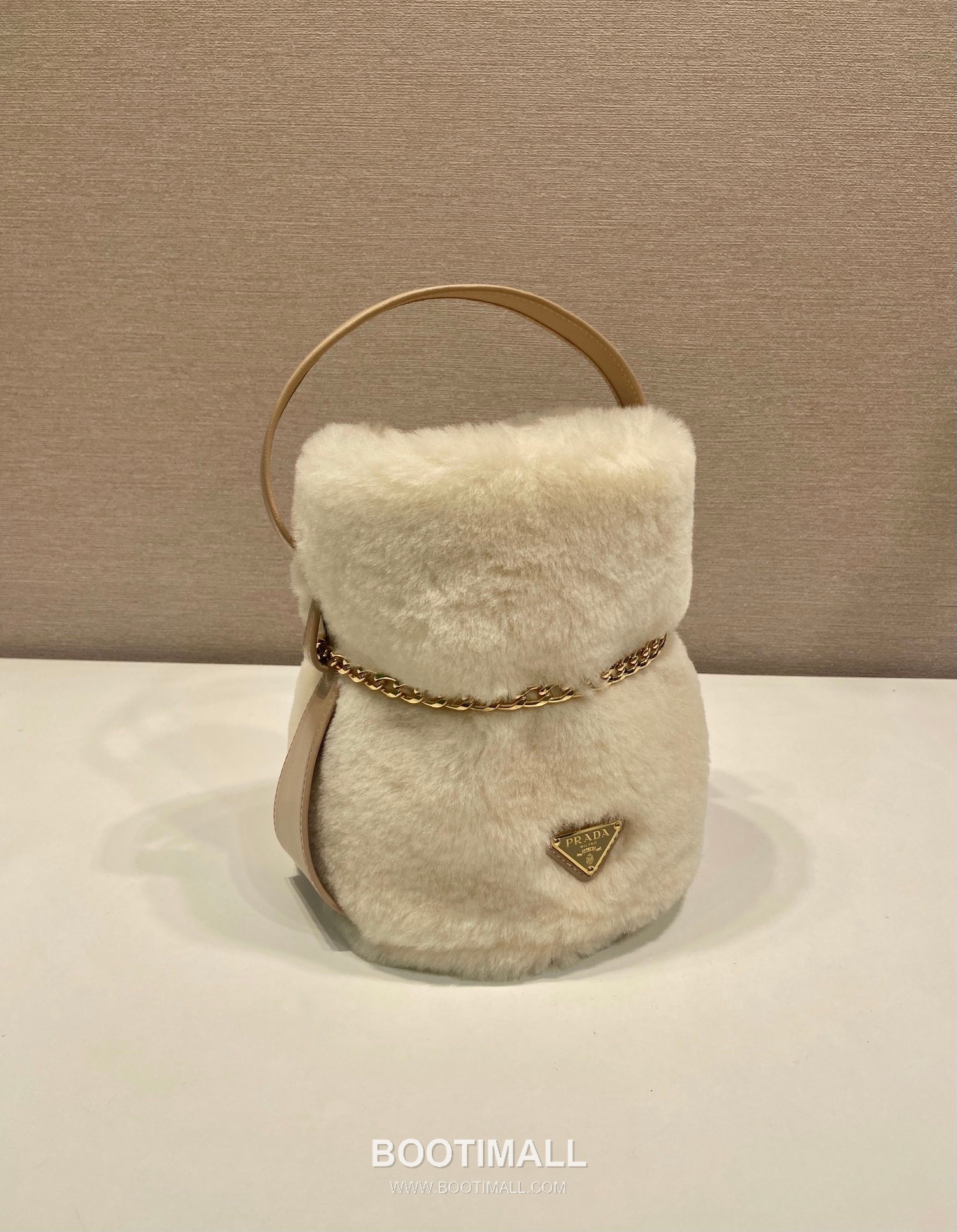 Prada Wool Calfskin Bucket Bag with Enamel Triangle Logo and Drawstring Closure 프라다 울 카프스킨 삼각로고 드로우스트링 버킷백 1BE088 14cm 3