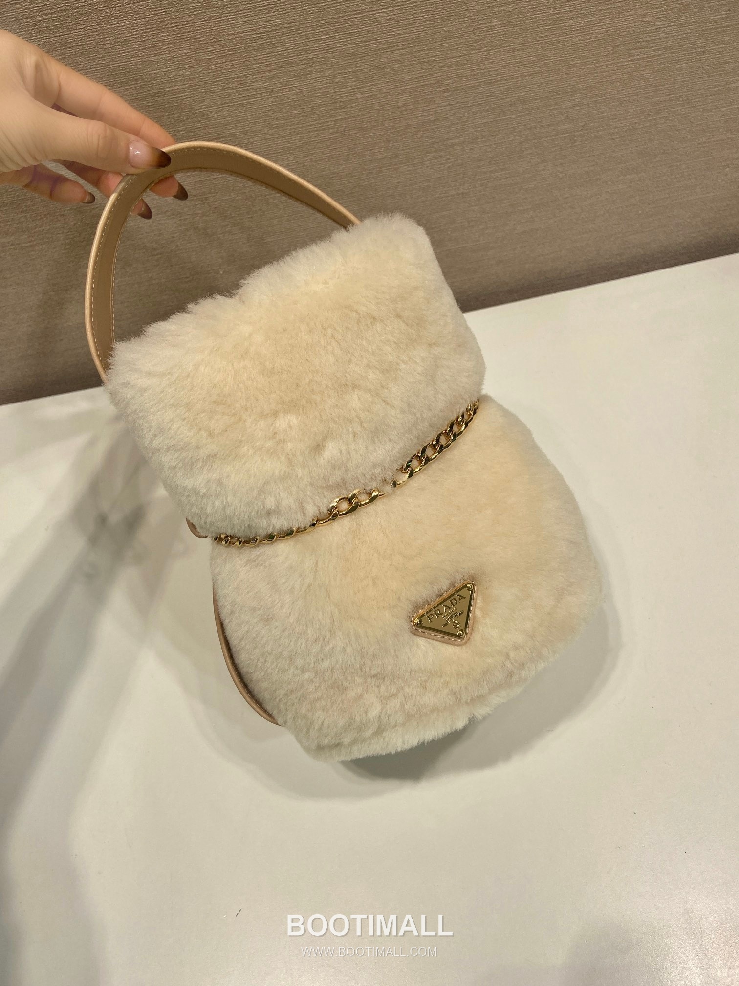 Prada Wool Calfskin Bucket Bag with Enamel Triangle Logo and Drawstring Closure 프라다 울 카프스킨 삼각로고 드로우스트링 버킷백 1BE088 14cm 4