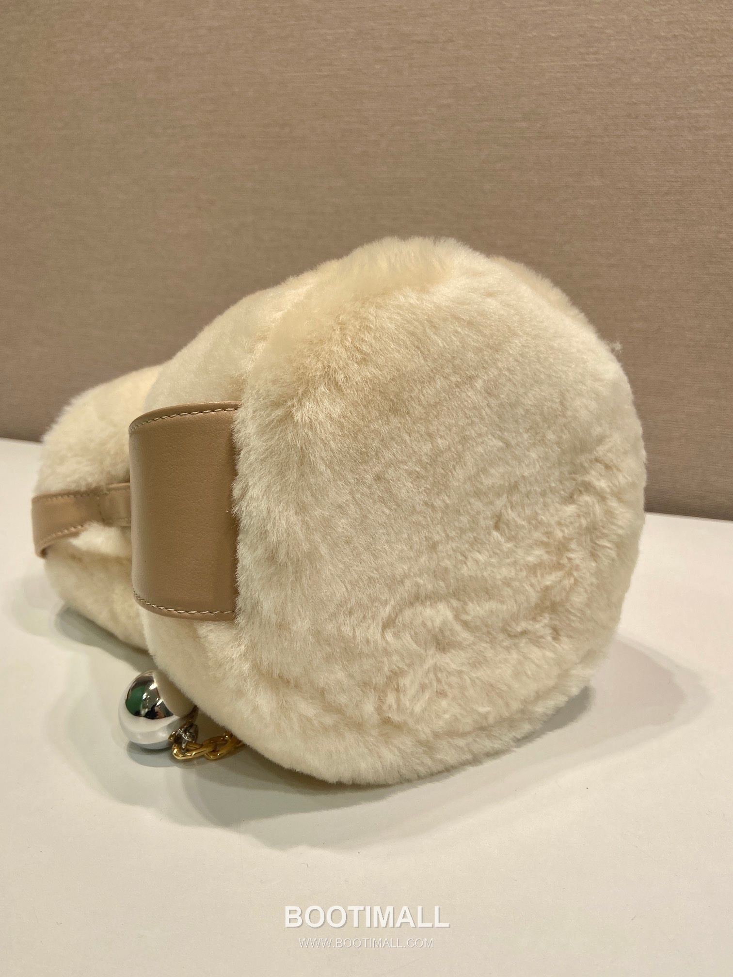 Prada Wool Calfskin Bucket Bag with Enamel Triangle Logo and Drawstring Closure 프라다 울 카프스킨 삼각로고 드로우스트링 버킷백 1BE088 14cm 7