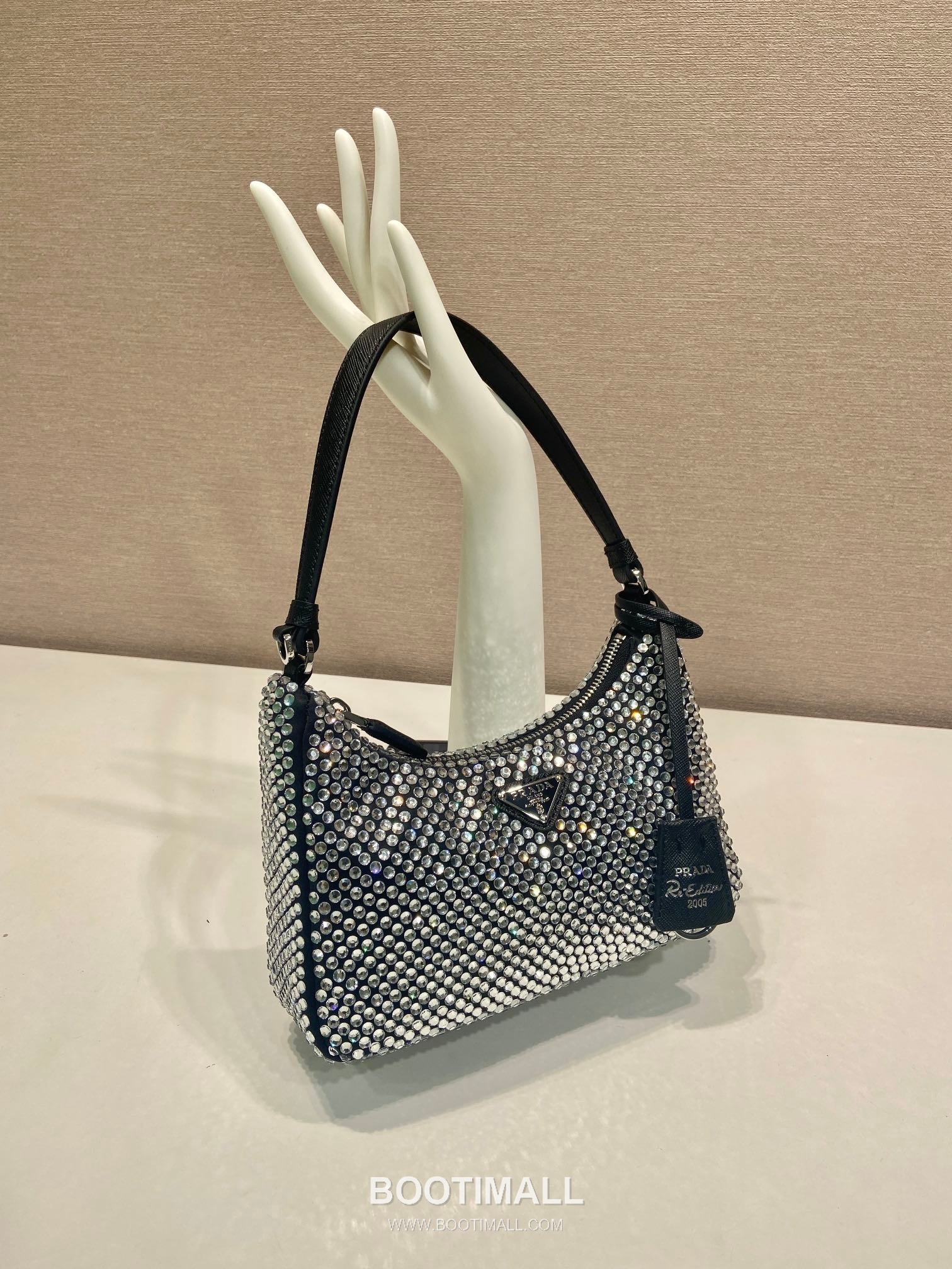 Prada Re-Edition 2005 Crystal Saffiano Leather Hobo Bag with Zip Closure 프라다 리에디션2005 크리스탈 사피아노 호보백 1N204M 22cm 4