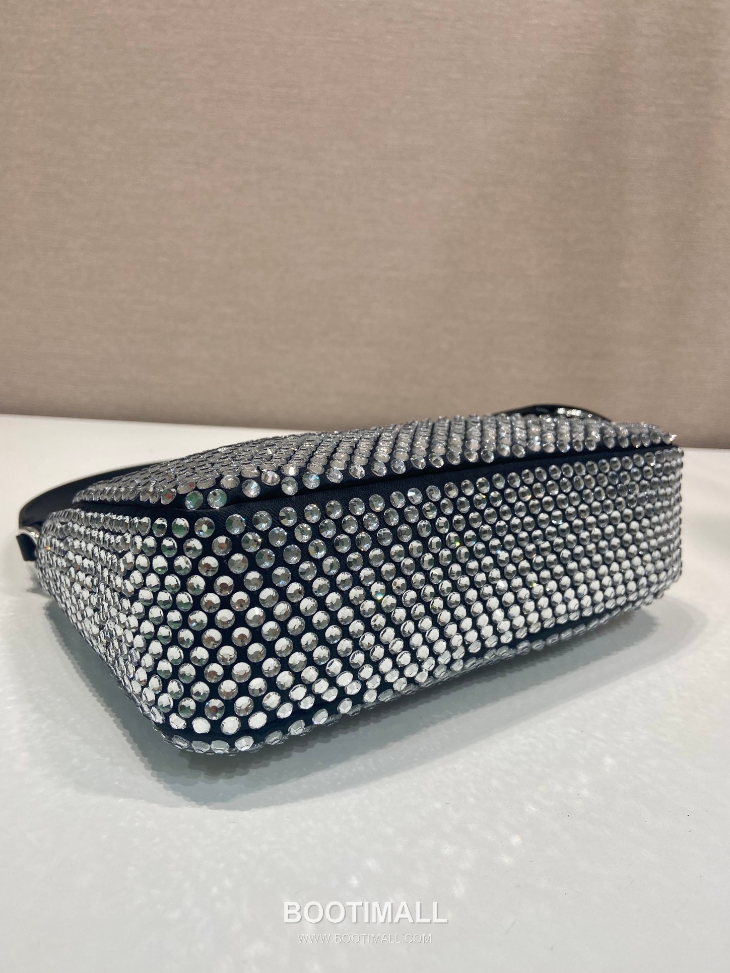 Prada Re-Edition 2005 Crystal Saffiano Leather Hobo Bag with Zip Closure 프라다 리에디션2005 크리스탈 사피아노 호보백 1N204M 22cm 6