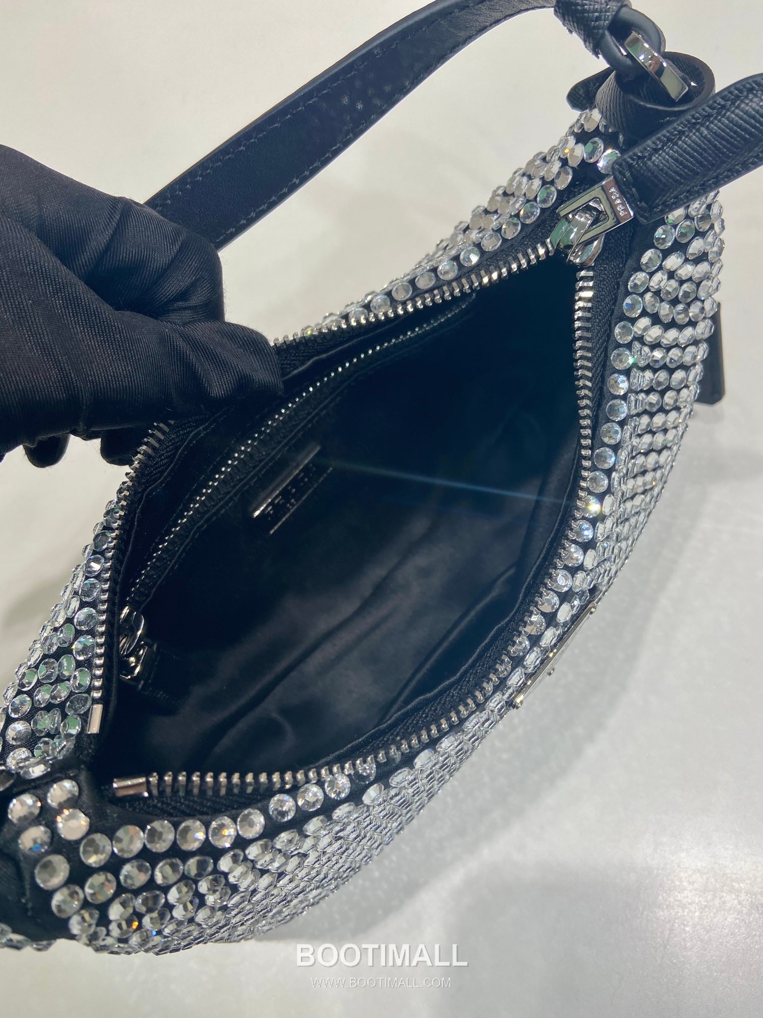 Prada Re-Edition 2005 Crystal Saffiano Leather Hobo Bag with Zip Closure 프라다 리에디션2005 크리스탈 사피아노 호보백 1N204M 22cm 8