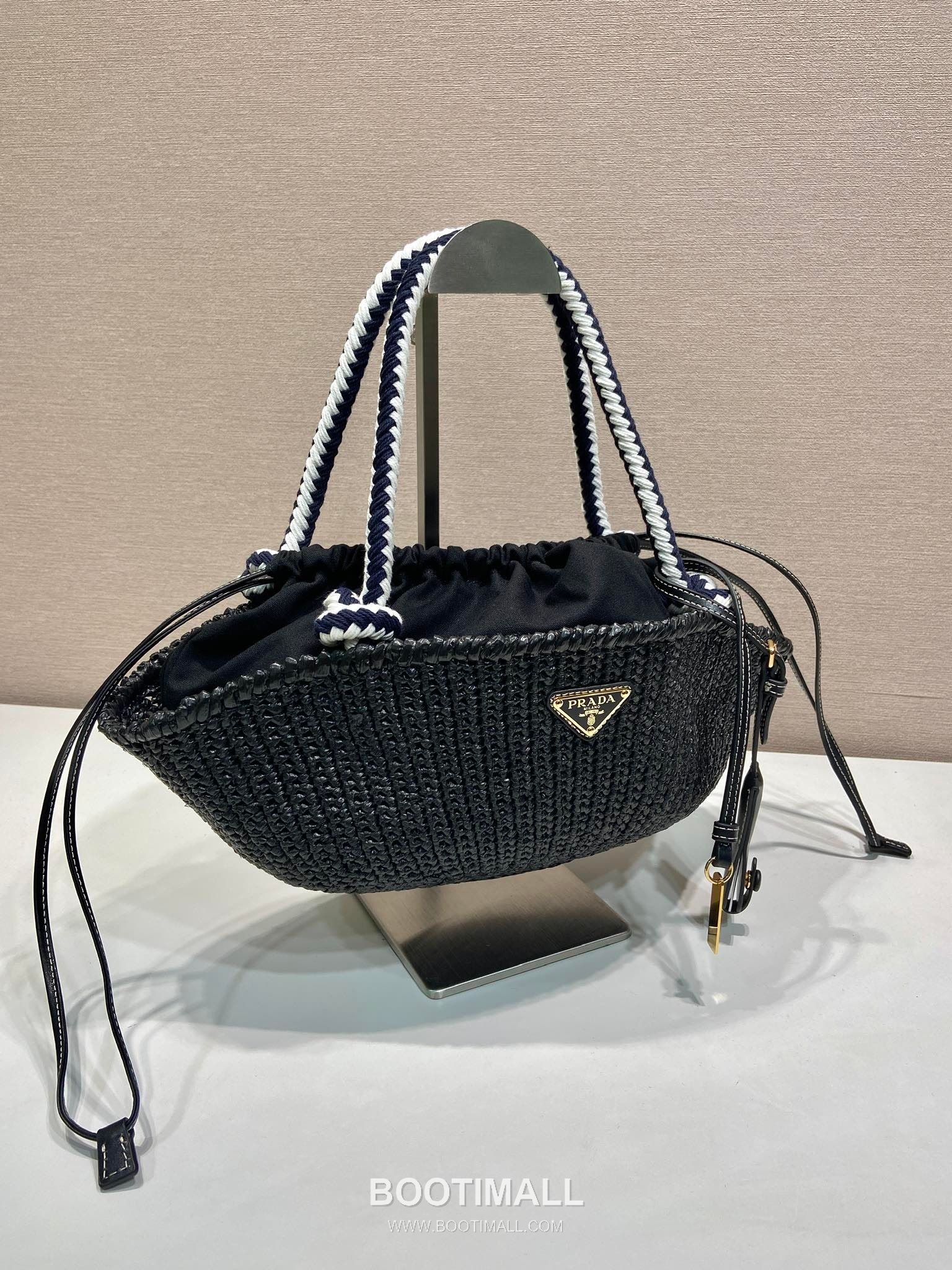 Prada Crochet Knit Basket Tote Bag with Enamel Triangle Logo and Drawstring Pouch 프라다 크로쉐 니트 삼각로고 바스켓 토트백 1BA463 25cm 4