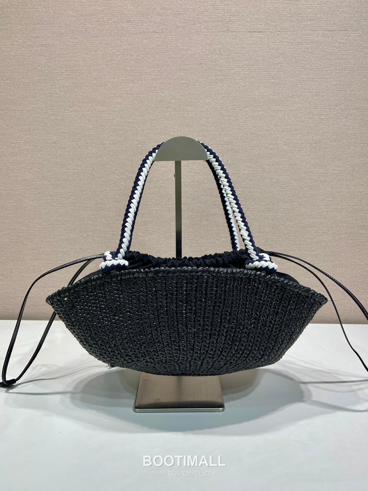 Prada Crochet Knit Basket Tote Bag with Enamel Triangle Logo and Drawstring Pouch 프라다 크로쉐 니트 삼각로고 바스켓 토트백 1BA463 25cm 5