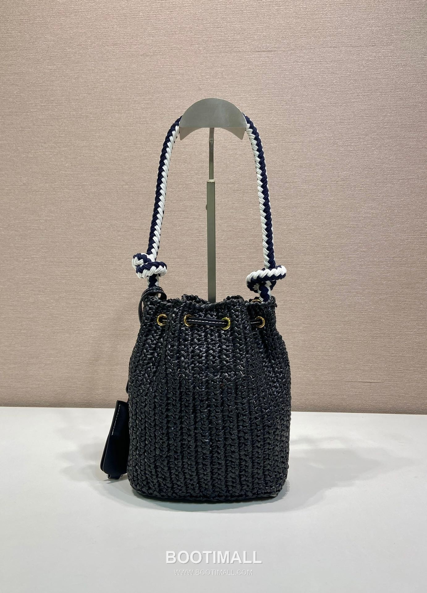 Prada Raffia Woven Bucket Bag with Leather Strap and Drawstring Closure 프라다 라피아 우븐 레더 스트랩 버킷백 1BE068 19.5cm 4